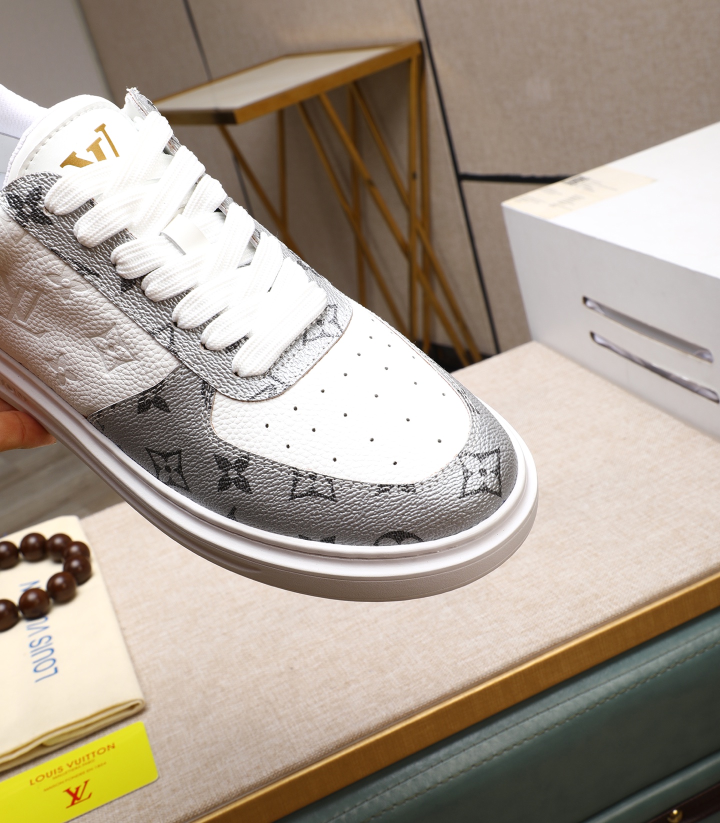 Louis Vuitton Men's Fashion Sneakers Classic Logo Casual Shoes 9 i1741938677171 806 0 7