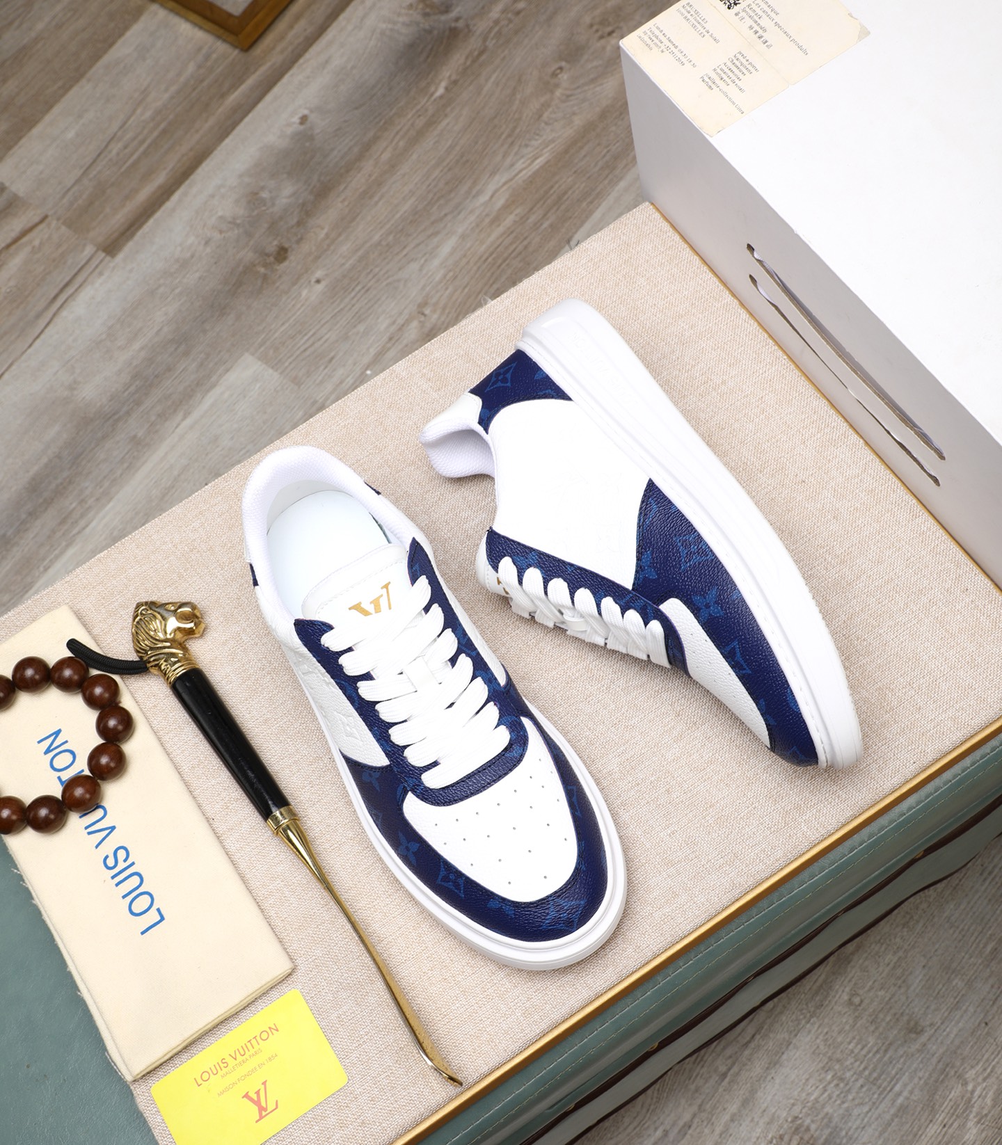 Louis Vuitton Men's White Leather and Blue Canvas Casual Sneakers 4 i1741938692238 5666 0 2