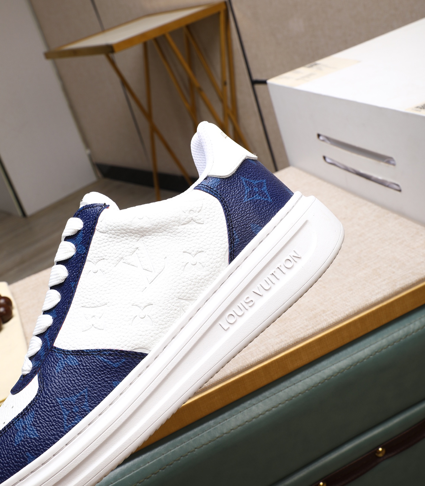 Louis Vuitton Men's White Leather and Blue Canvas Casual Sneakers 8 i1741938693089 3795 0 6