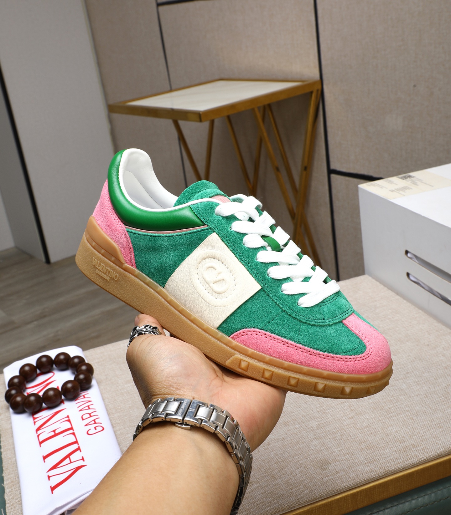 Valentino Garavani UPVILLAGE Leather Sneakers - Stylish Couple Shoes 6 i1742542991912 9803 0 4