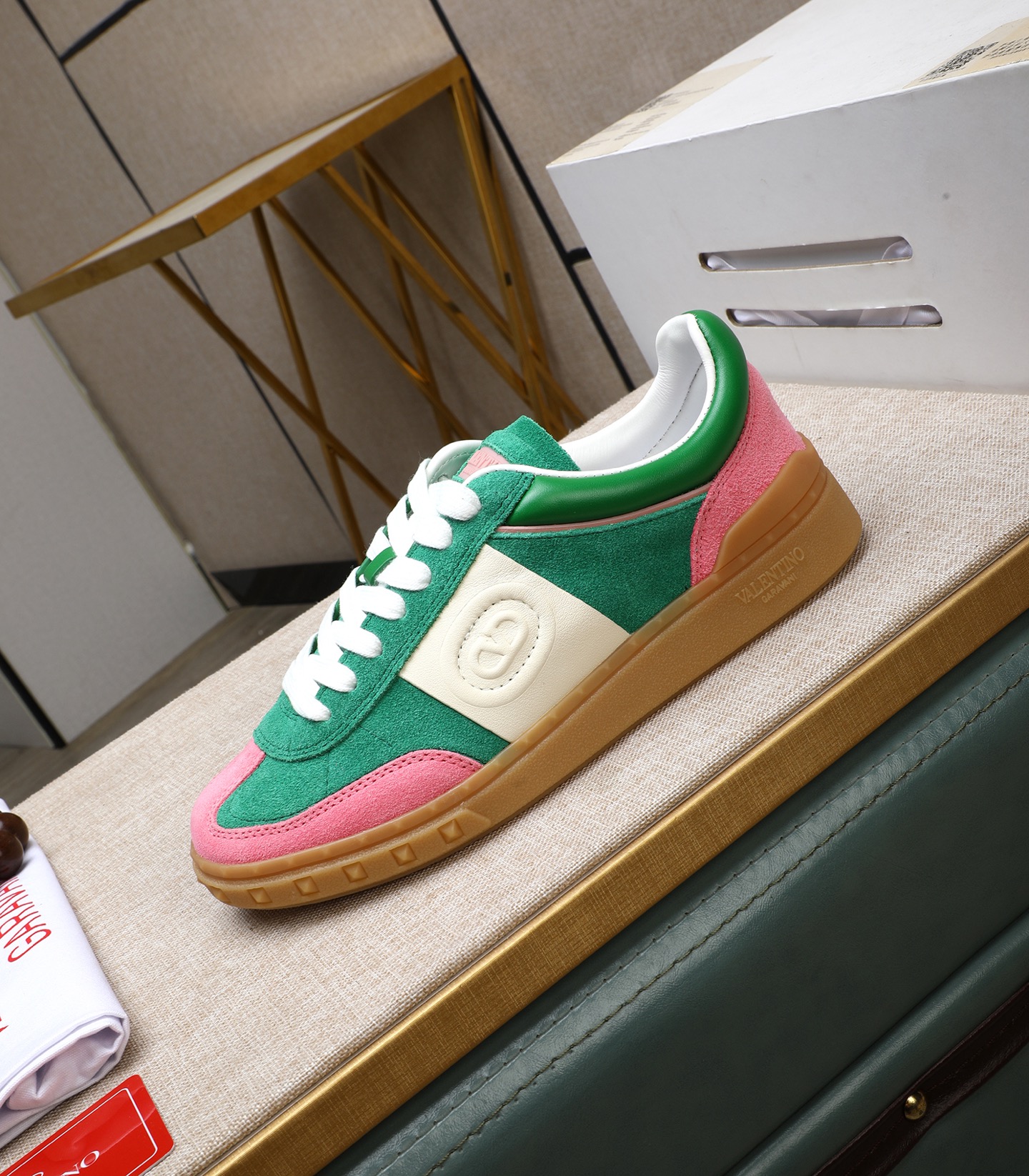 Valentino Garavani UPVILLAGE Leather Sneakers - Stylish Couple Shoes 7 i1742542992984 6757 0 5