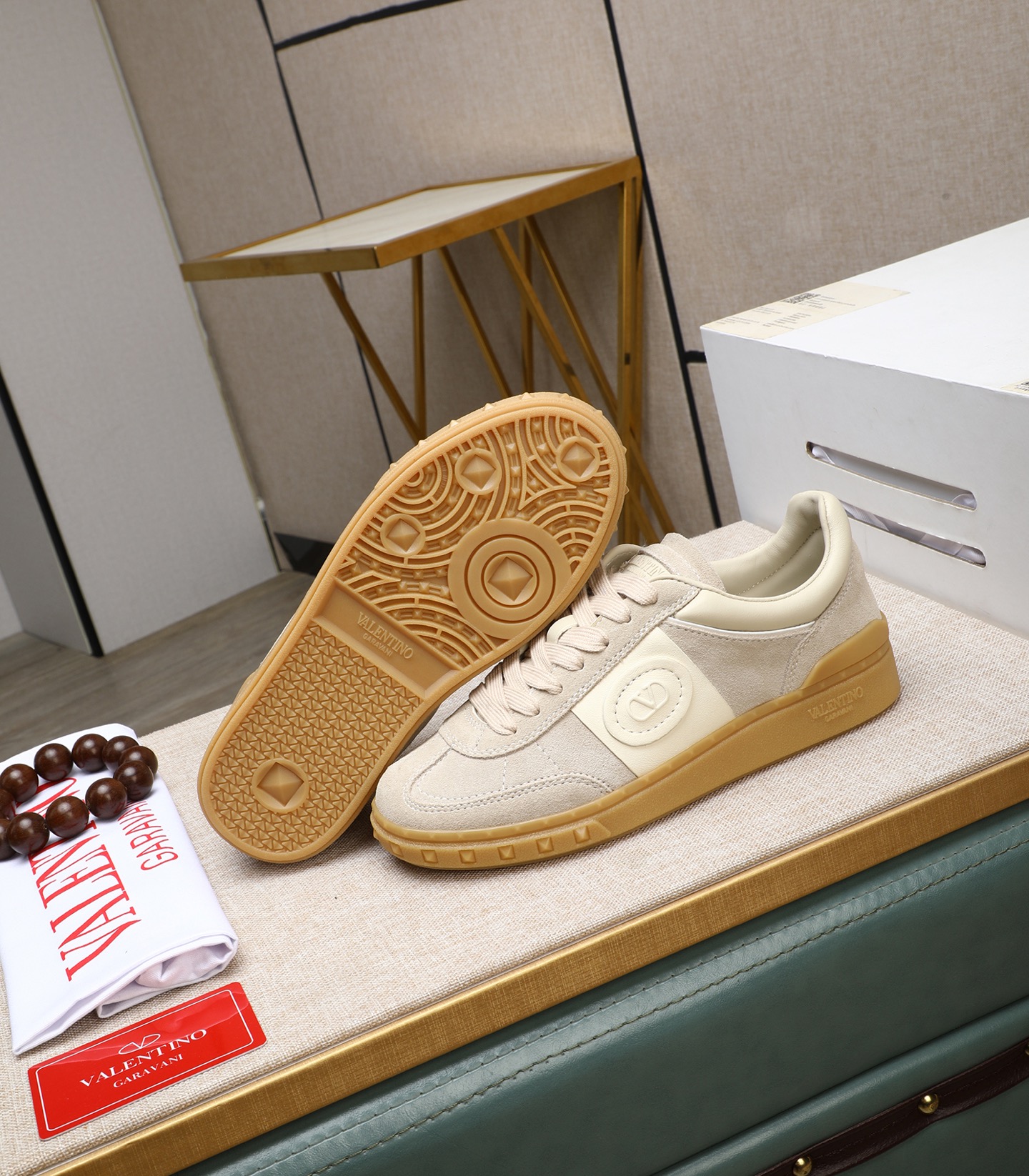 Valentino Garavani Upvillage Leather Sneakers Couple Style Casual Shoes 5 i1742543050973 4994 0 3