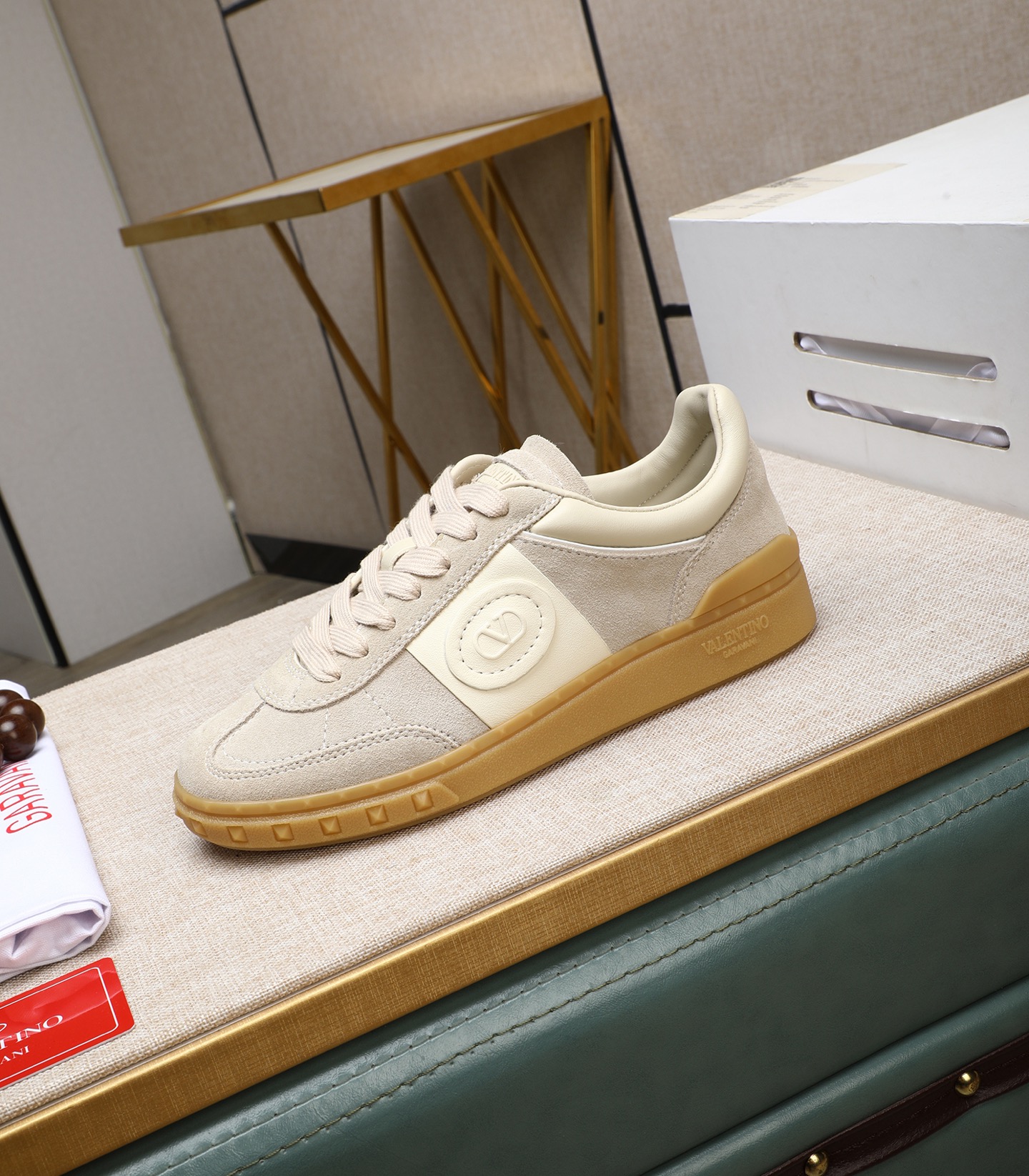 Valentino Garavani Upvillage Leather Sneakers Couple Style Casual Shoes 7 i1742543050994 4291 0 5