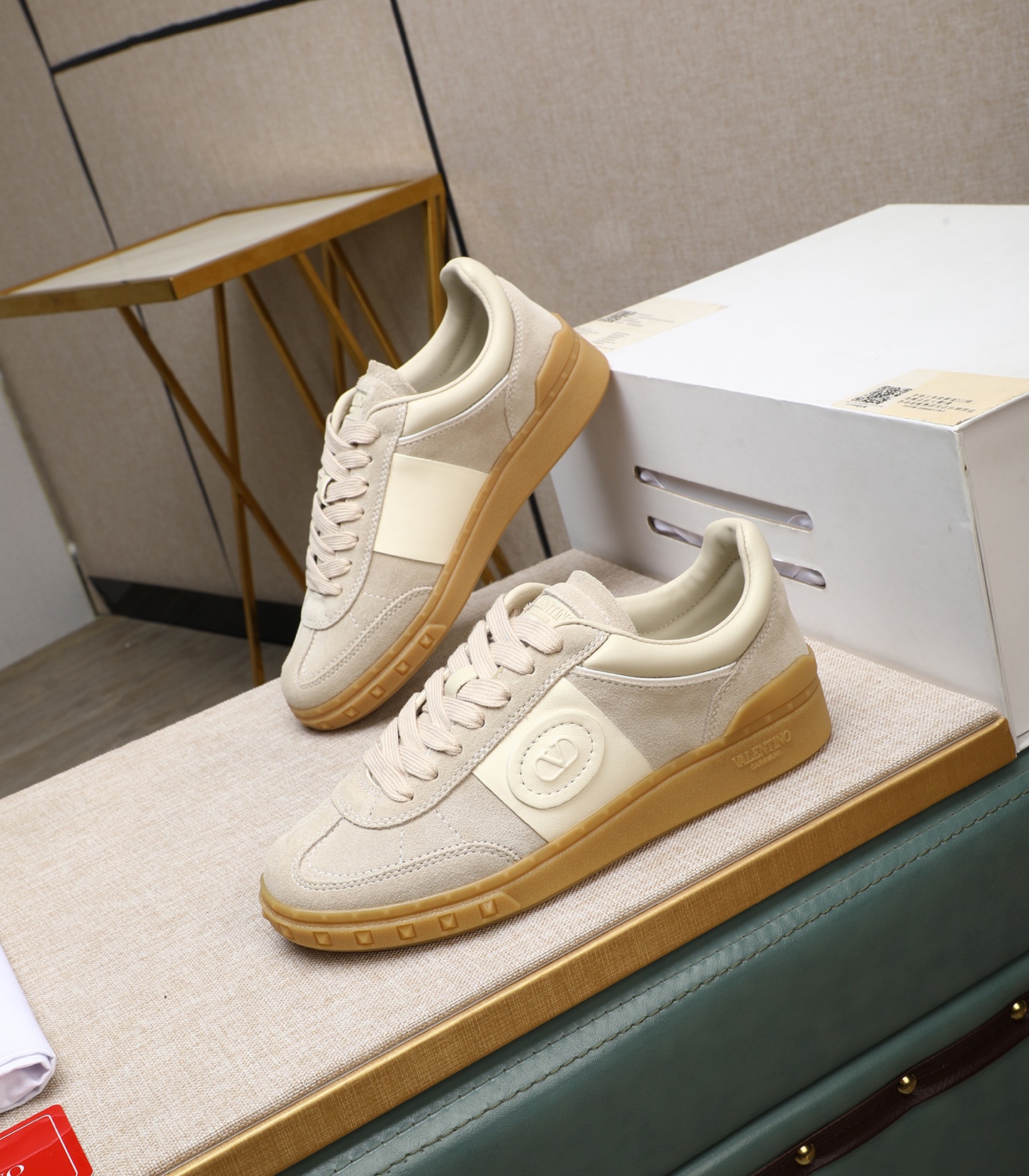 Valentino Garavani Upvillage Leather Sneakers Couple Style Casual Shoes