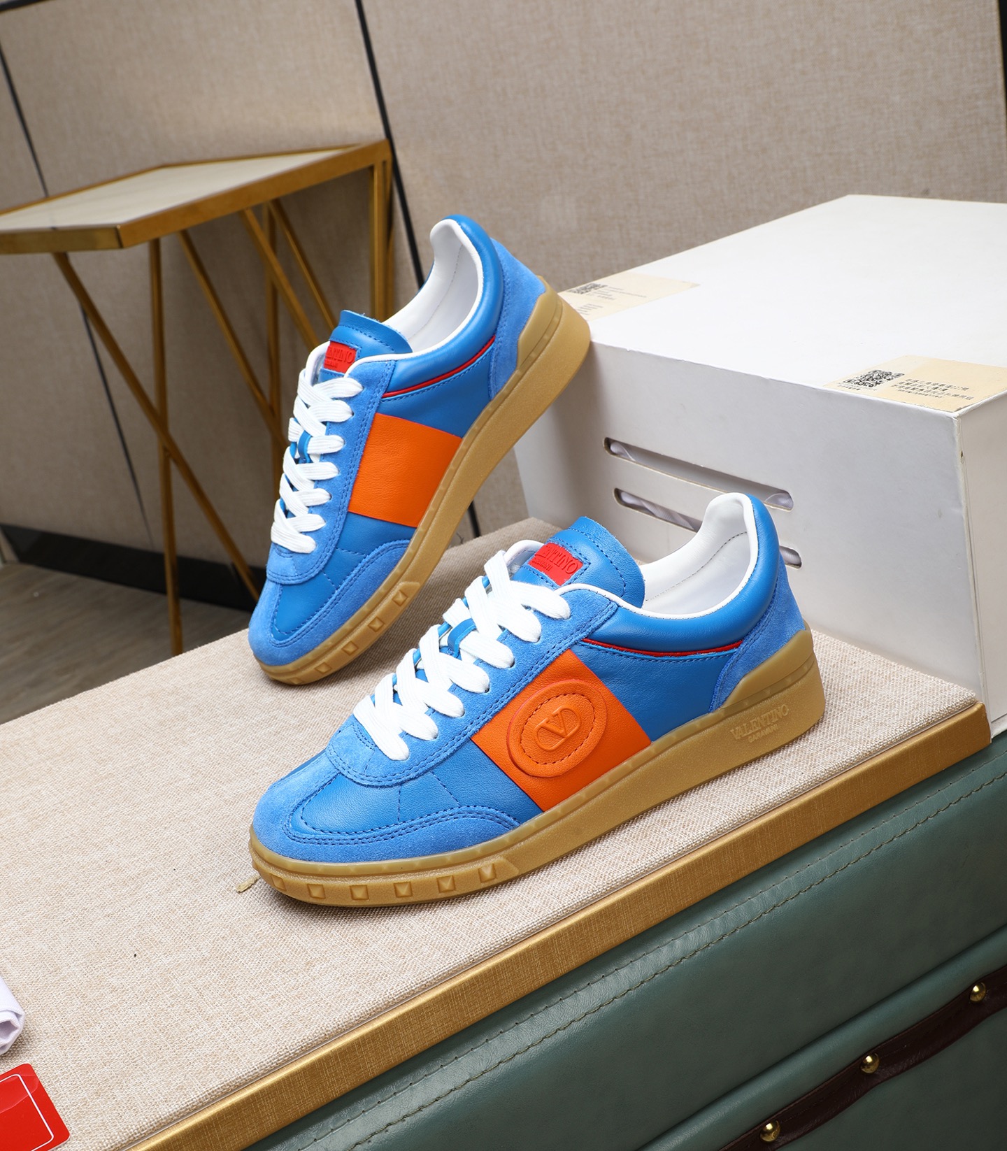 Valentino Garavani Upvillage Leather Sneakers, Couple Style Casual Shoes