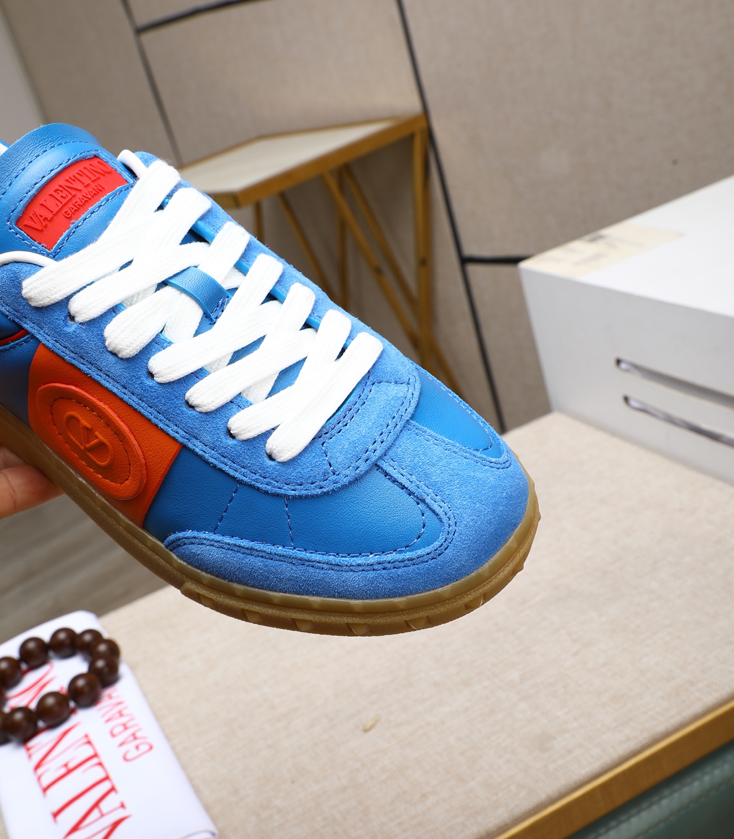 Valentino Garavani Upvillage Leather Sneakers, Couple Style Casual Shoes 8 i1742543086994 5161 0 6