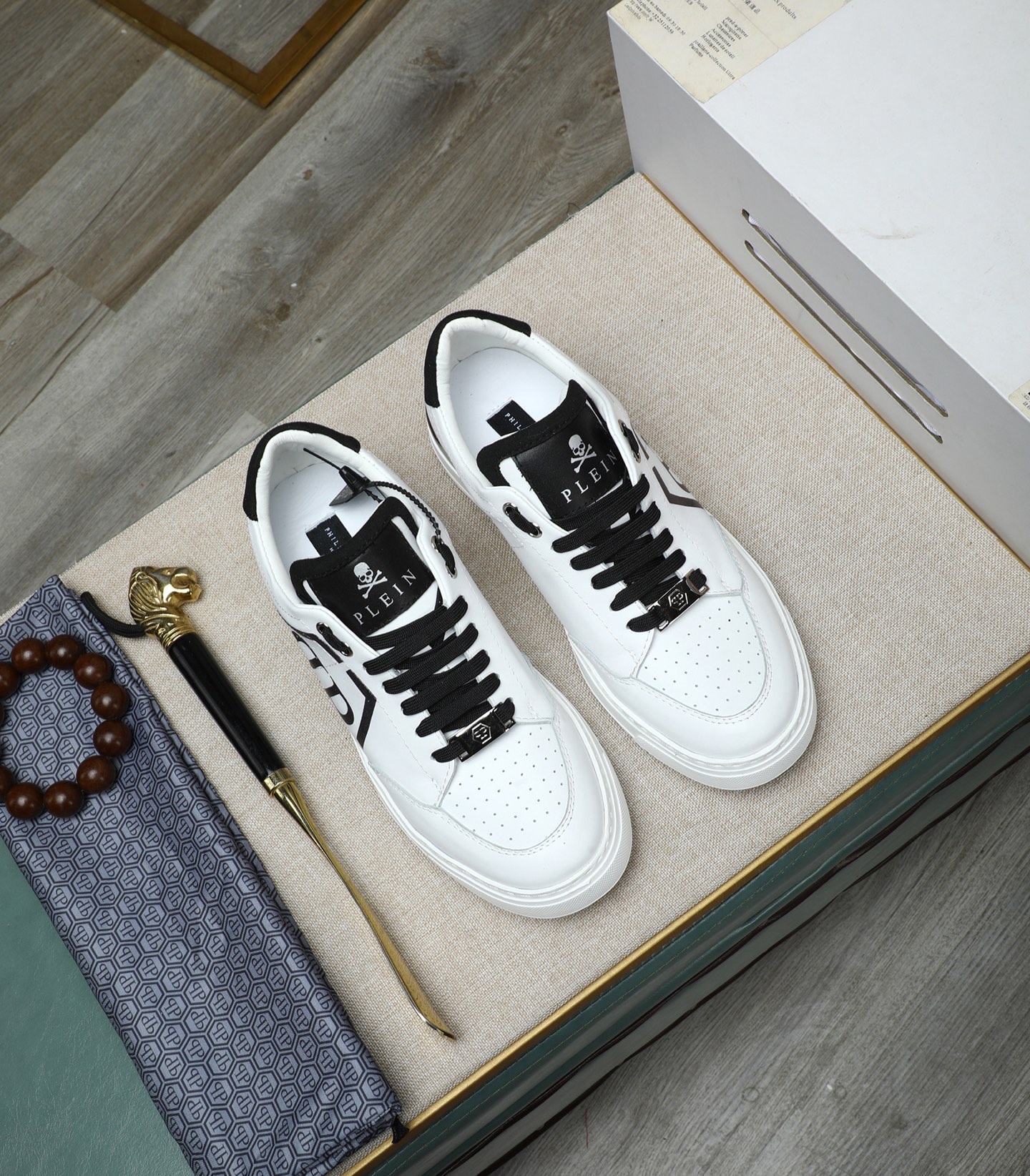 Philipp Plein White Leather Sneakers for Men with Punk Style and Metal Accents 3 i1743147837367 9163 0 1