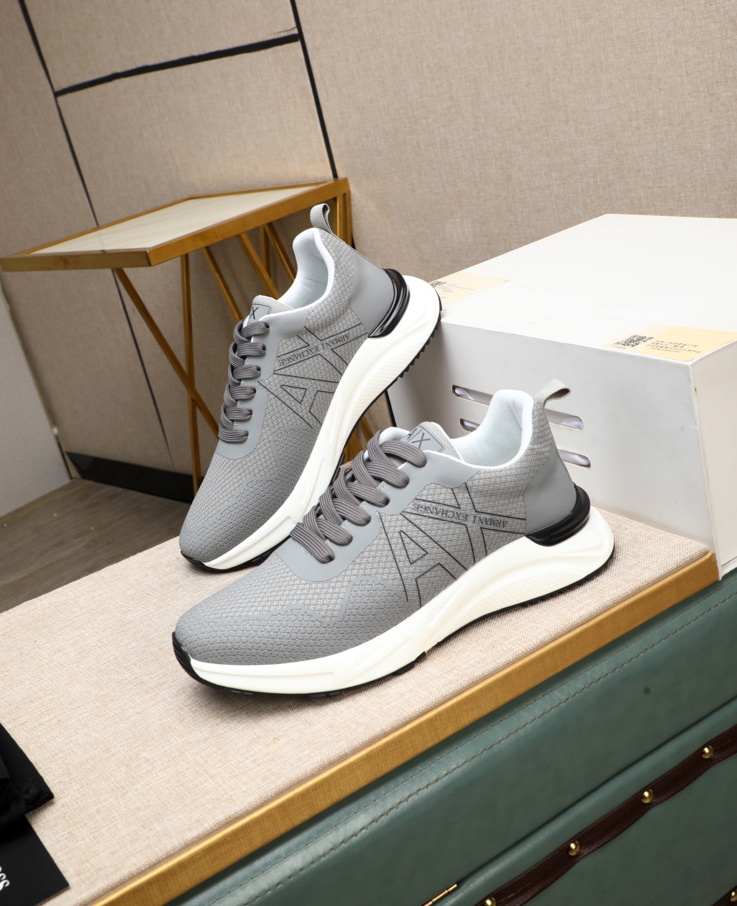 NO:275898,Armani Armani Official website latest model, new casual shoes of the same style as the counter swept the world, imported Italian calfskin fabric, very good on the feet, original quality, size: 38–44,,armani,armani,cowhide19860909Armani·阿玛尼 官网最新款 专柜同款新品休闲鞋 席卷全球 进口意大利小牛皮面料 上脚效果非常赞 原单品质 码数:38–44,,armani,armani,cowhide,Men's shoes