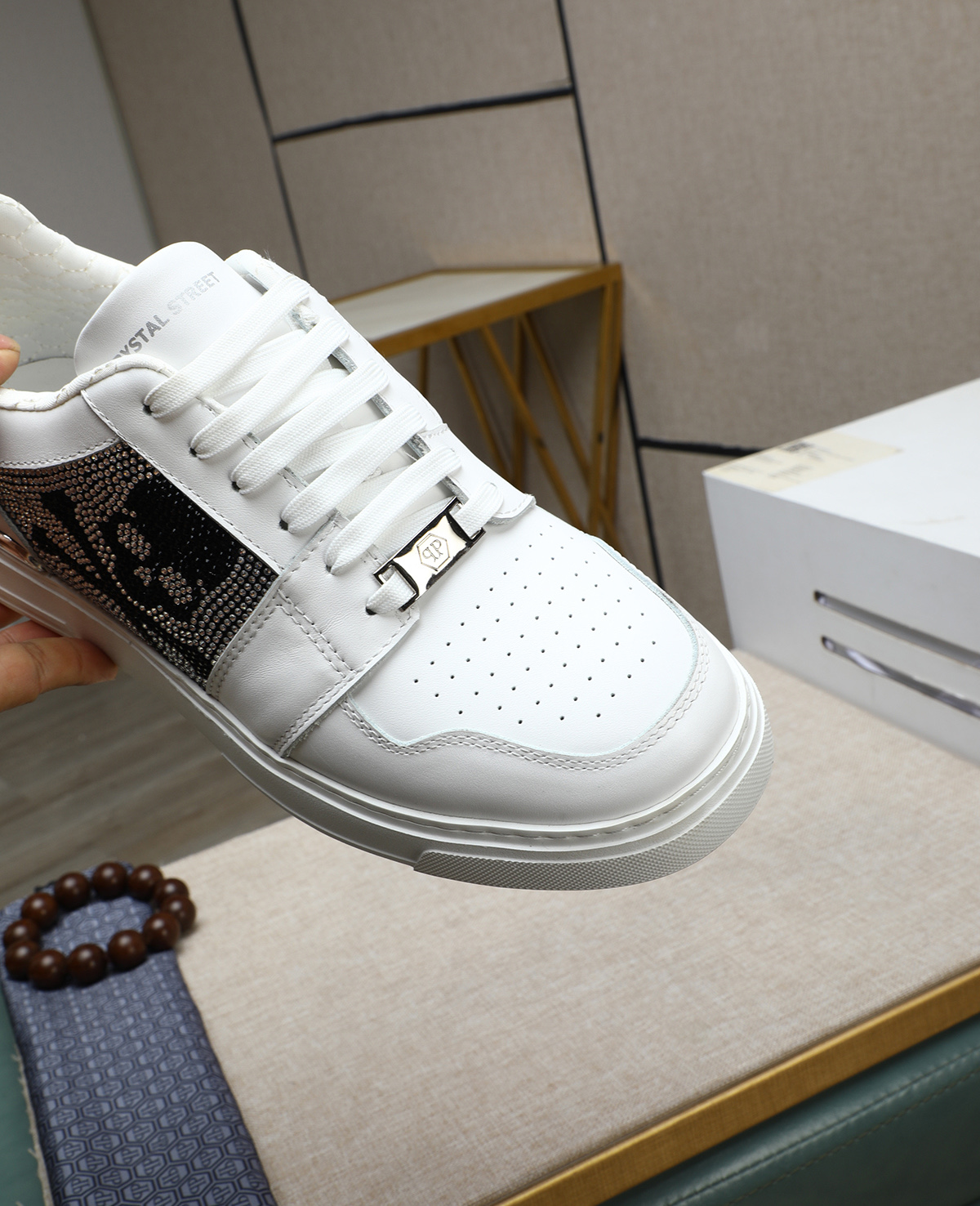Philipp Plein Men's White Nappa Leather Lo-Top Sneakers with Skull Detail 9 i1744187402588 5284 0 7