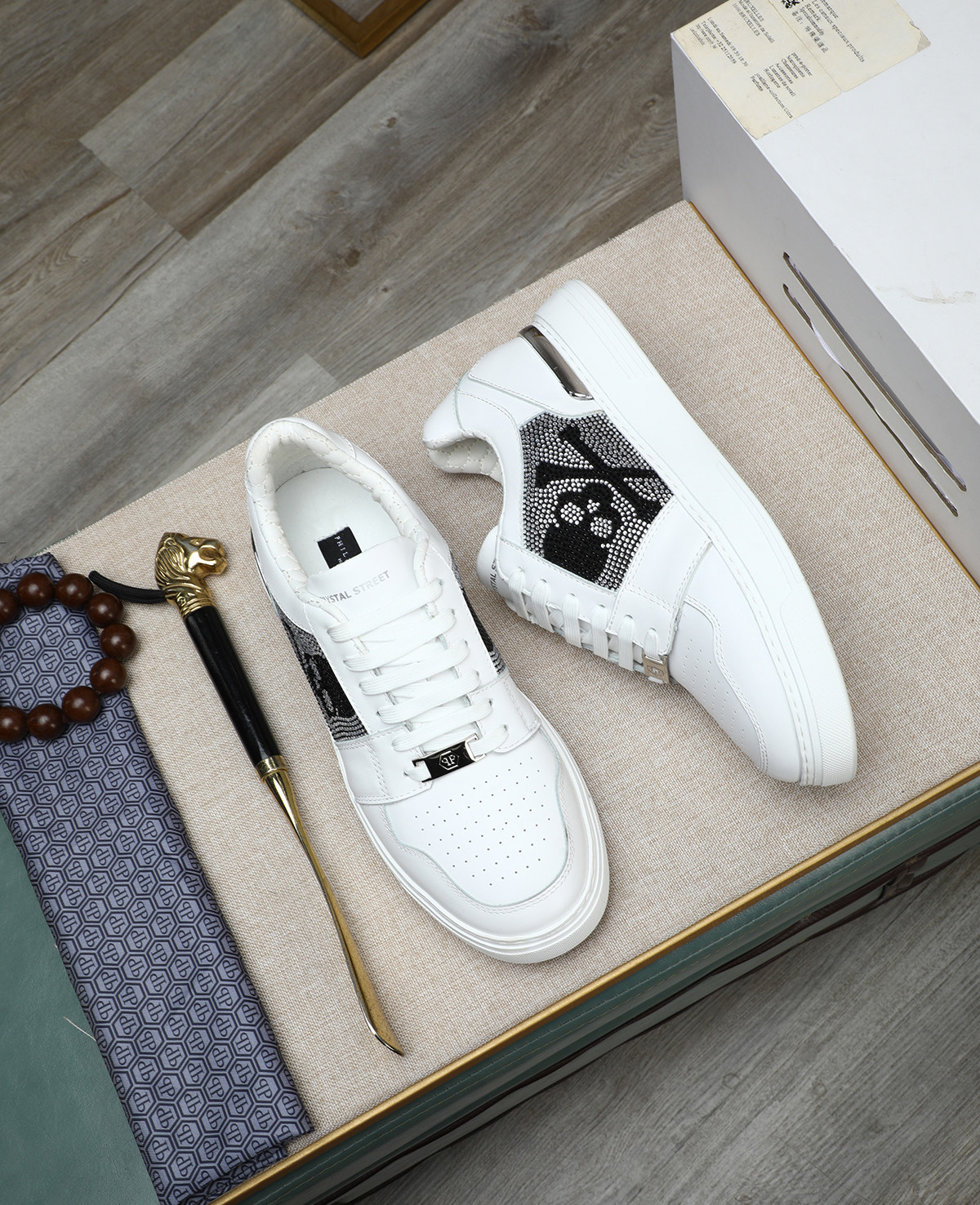 Philipp Plein Men's White Nappa Leather Lo-Top Sneakers with Skull Detail 4 i1744187402658 5122 0 2