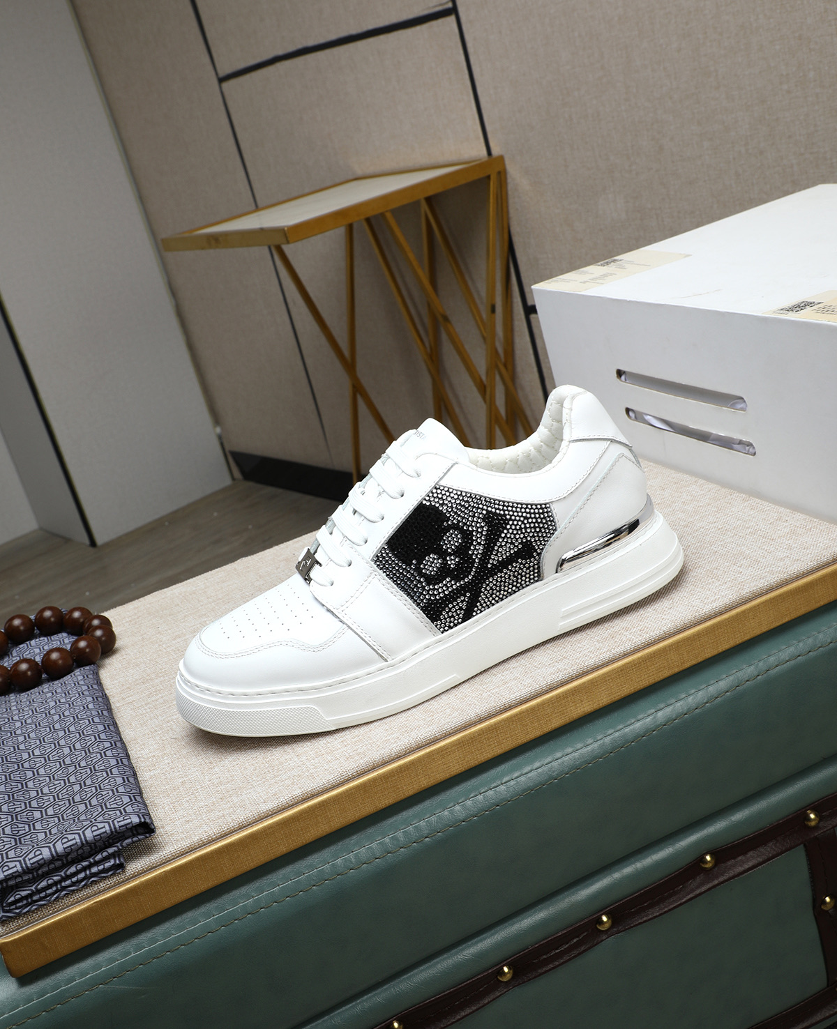 Philipp Plein Men's White Nappa Leather Lo-Top Sneakers with Skull Detail 7 i1744187404569 6638 0 5
