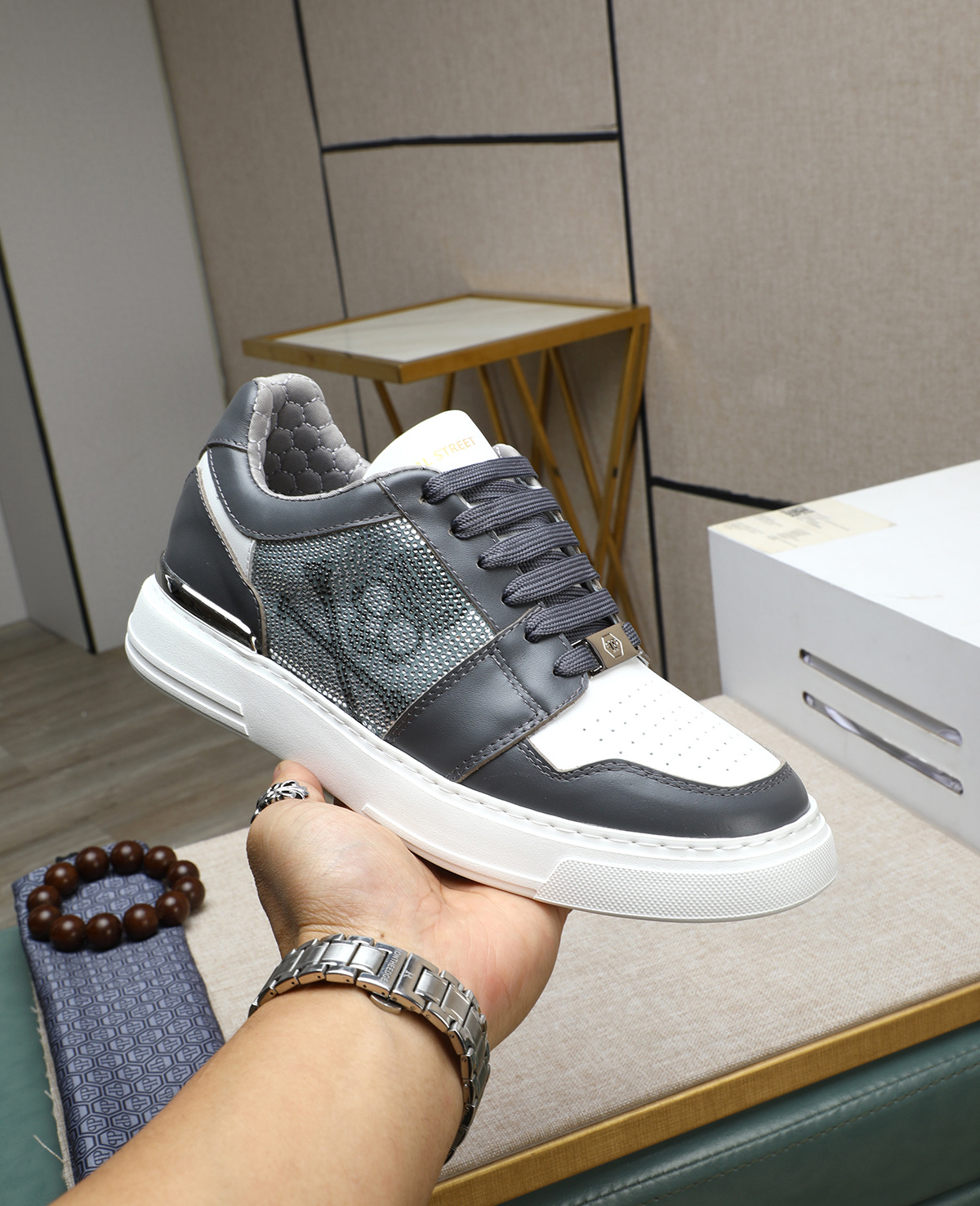 Philipp Plein Men's Lo-Top Sneakers with Nappa Leather and Hexagon Detail 6 i1744187484041 3416 0 4