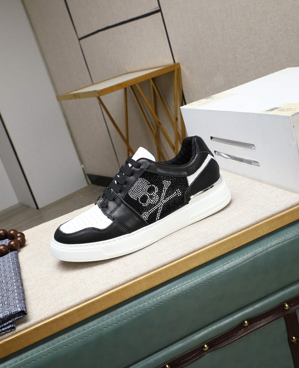 Philipp Plein Men's Lo-Top Sneakers with Skull Detail - Ergonomic and Lightweight 7 i1744187514776 2035 0 5