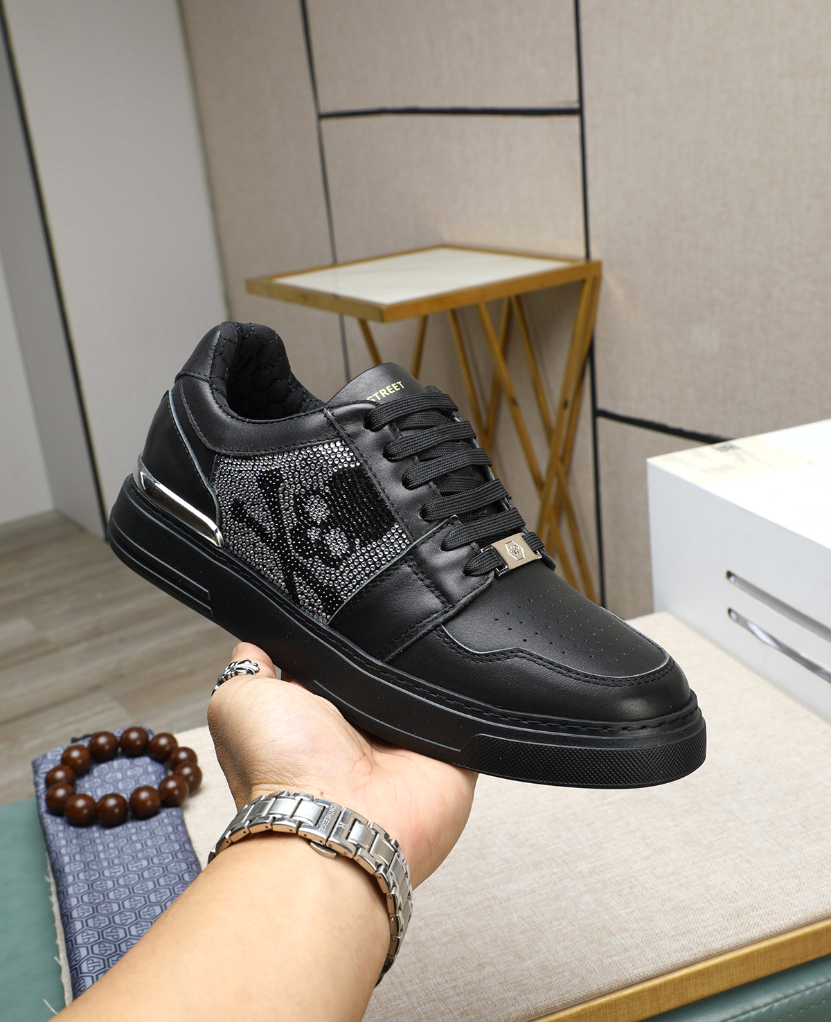 Philipp Plein Men's Black Lo-Top Sneakers with Skull & Crossbones Detail 6 i1744187554452 156 0 4