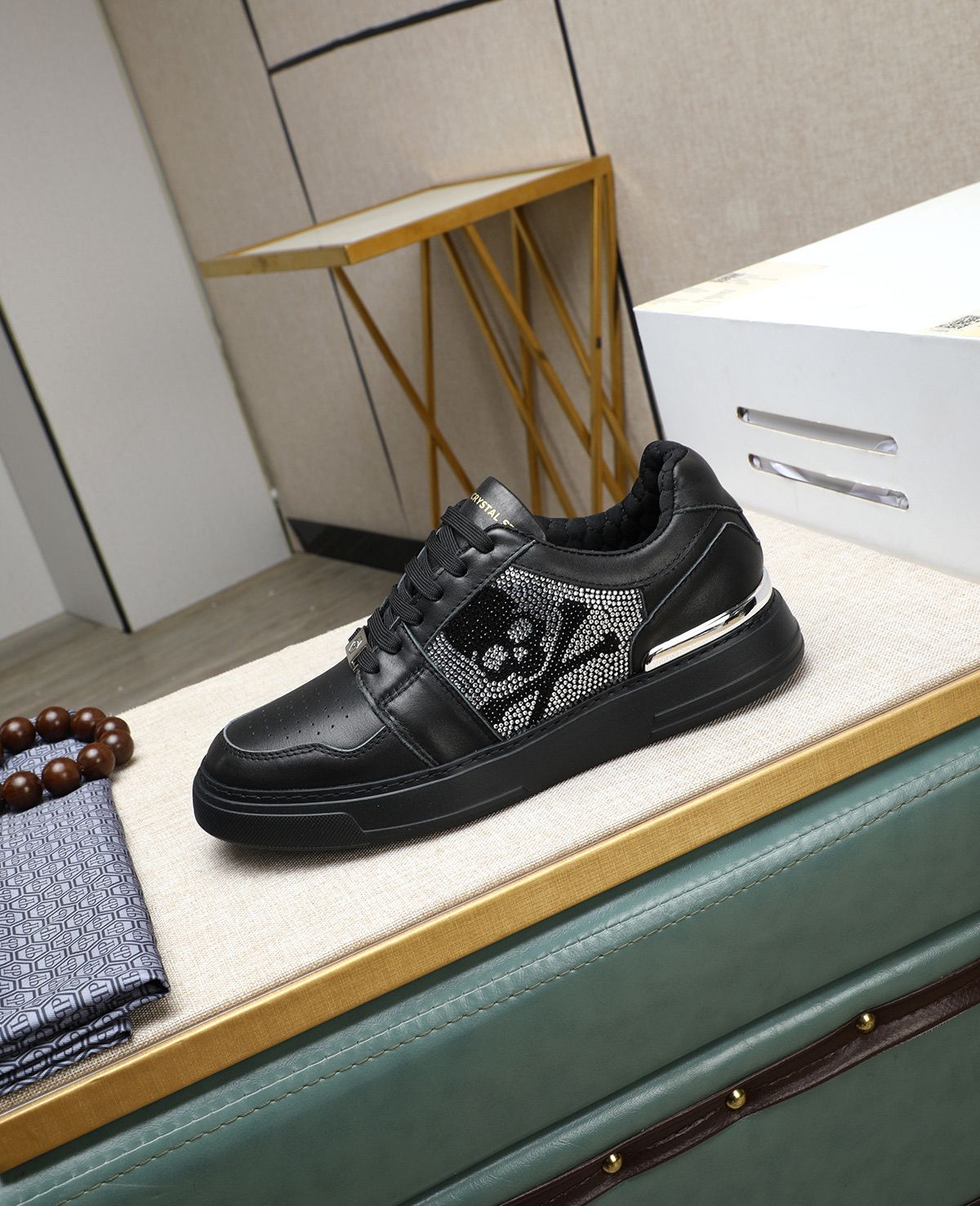 Philipp Plein Men's Black Lo-Top Sneakers with Skull & Crossbones Detail 7 i1744187554506 7436 0 5