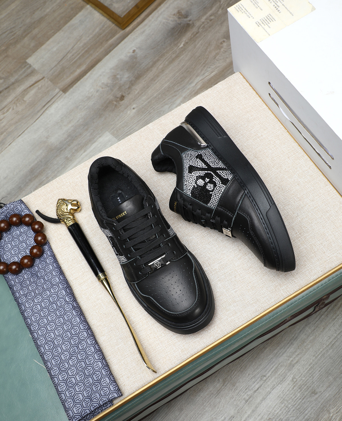Philipp Plein Men's Black Lo-Top Sneakers with Skull & Crossbones Detail 4 i1744187555511 8235 0 2