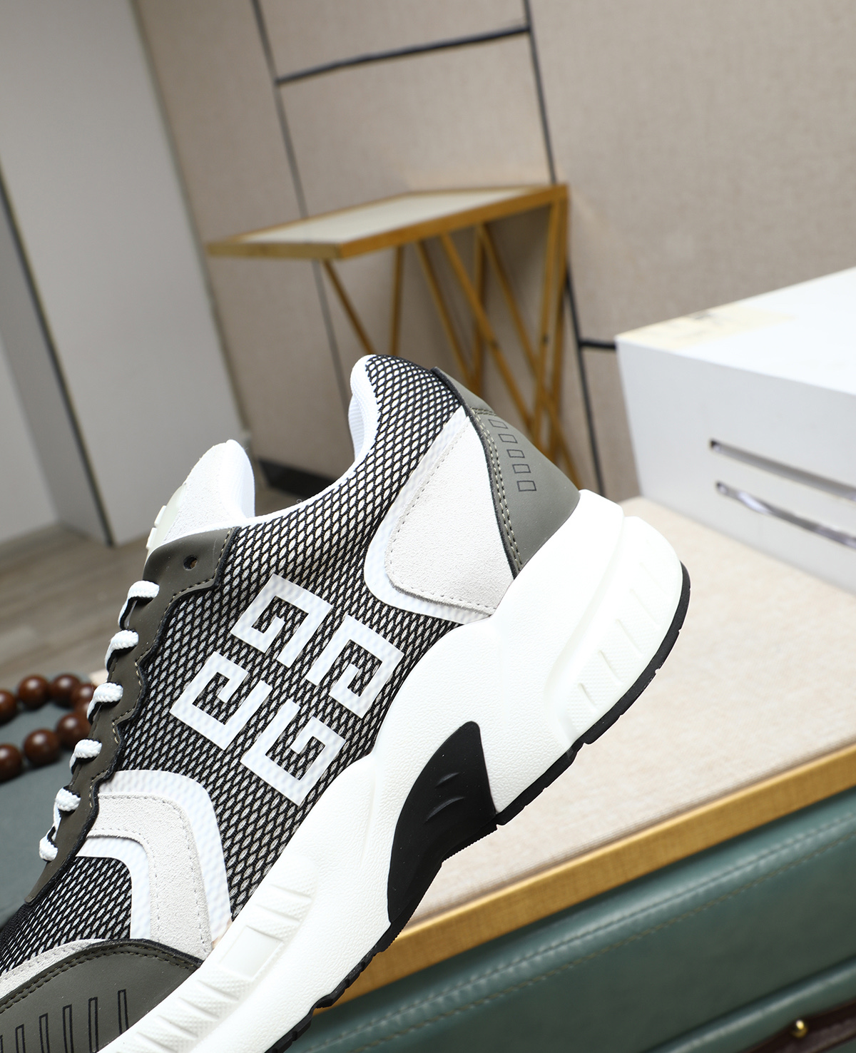 G I V E N C H Y Men's City Sport Sneakers in gray and white, sizes 38-44 9 i1744359426075 6347 0 7