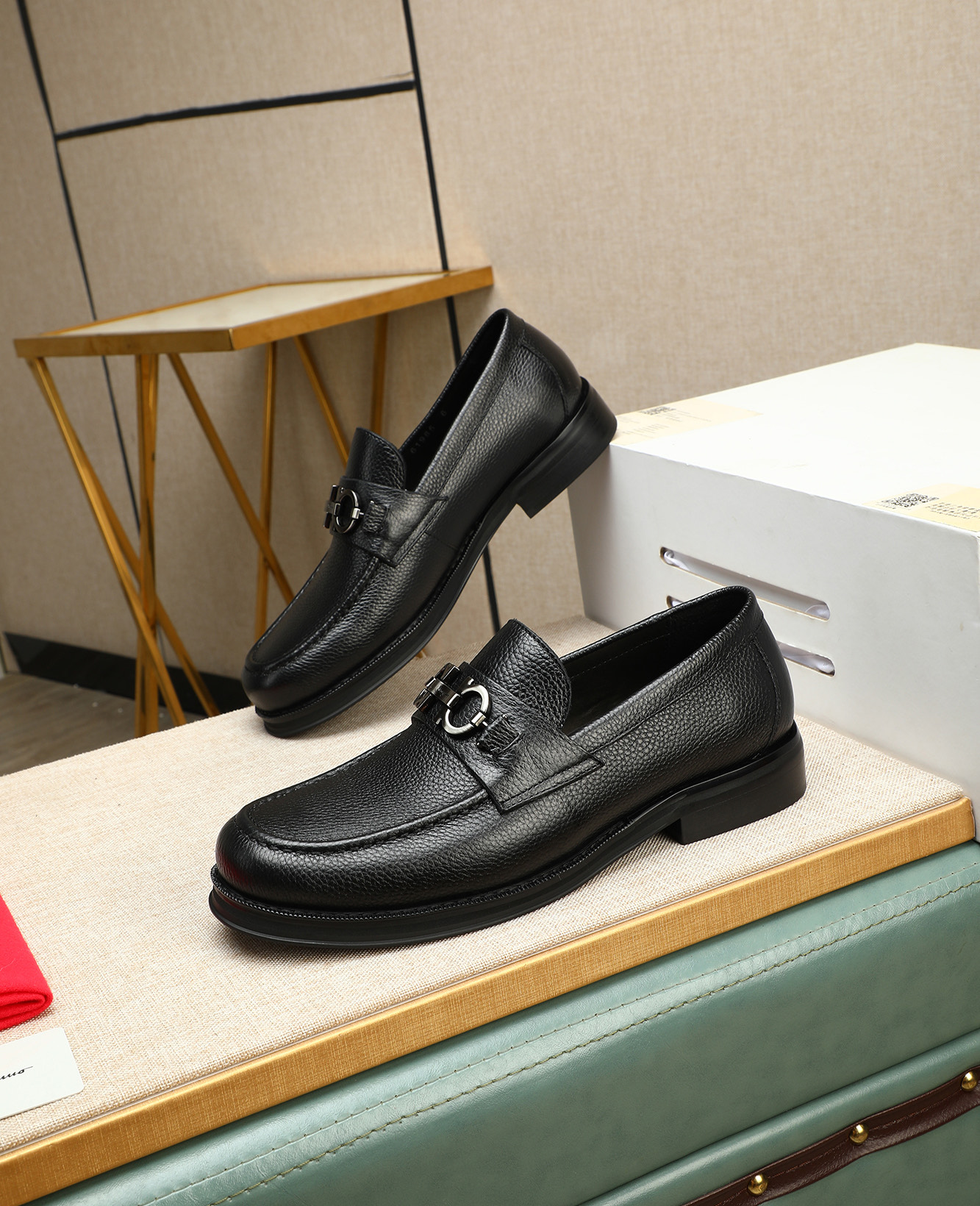 Salvatore Ferragamo Men's Black Leather Loafers Elegant Dress Shoes 4 i1744790532775 5869 0 2