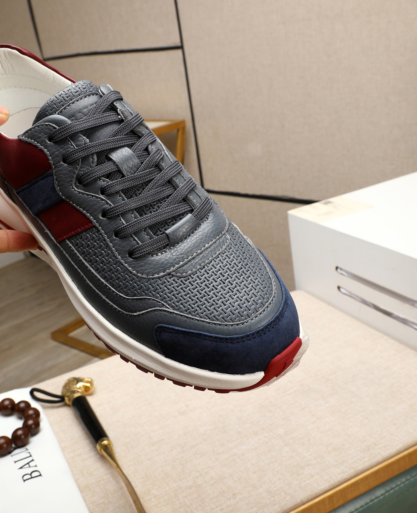 Bally Men's Low-Top Leather Sneakers - Lightweight & Comfortable 8 i1745394391443 8087 0 6