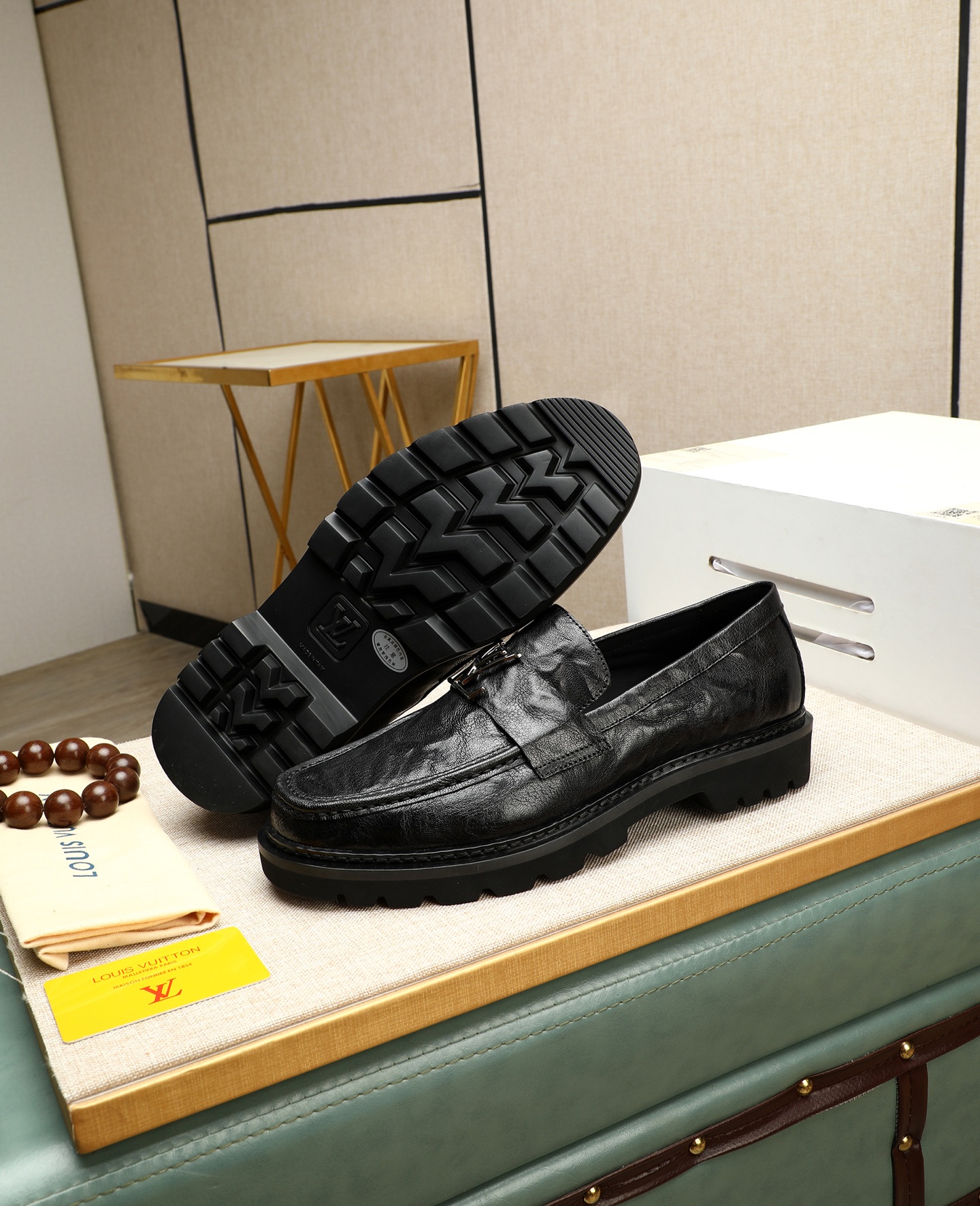 Louis Vuitton Men's Black Leather Loafers - Business Formal Shoes 5 i1745394559839 6681 0 3