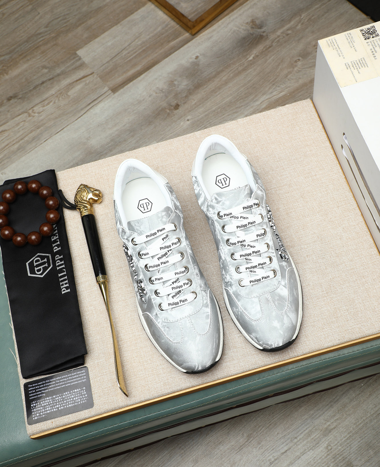 NO:283269,[PhiliPP Plein] The new model of German PP Philip's official website is on the market. The perfect shape creates a top-quality rubber wear-resistant sole. The upper is customized with cowhide fabric, and the leather inner lining. The shoe shape is full and the three-dimensional feeling is full!  Absolute focus, code count 38-44, PHILIPP PLEIN, cowhide19860909【PhiliPP Plein】德国PP菲利普官网新款上市 完美造型打造顶级品质橡胶耐磨大底 鞋面牛皮面料定制五金,真皮内里,鞋型饱满 立体感十足！绝对的焦点,码数38-44,,PHILIPP PLEIN,cowhide,Men's shoes