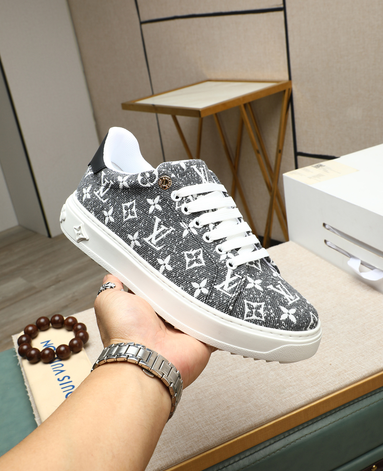 Louis Vuitton 2025 Runway Sneakers - Iconic Style, Premium Leather 6 i1746773635135 3570 0 4