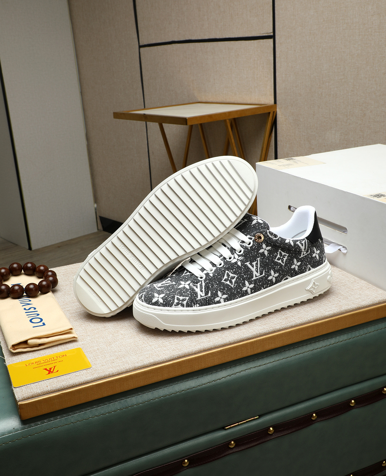 Louis Vuitton 2025 Runway Sneakers - Iconic Style, Premium Leather 5 i1746773635263 2849 0 3