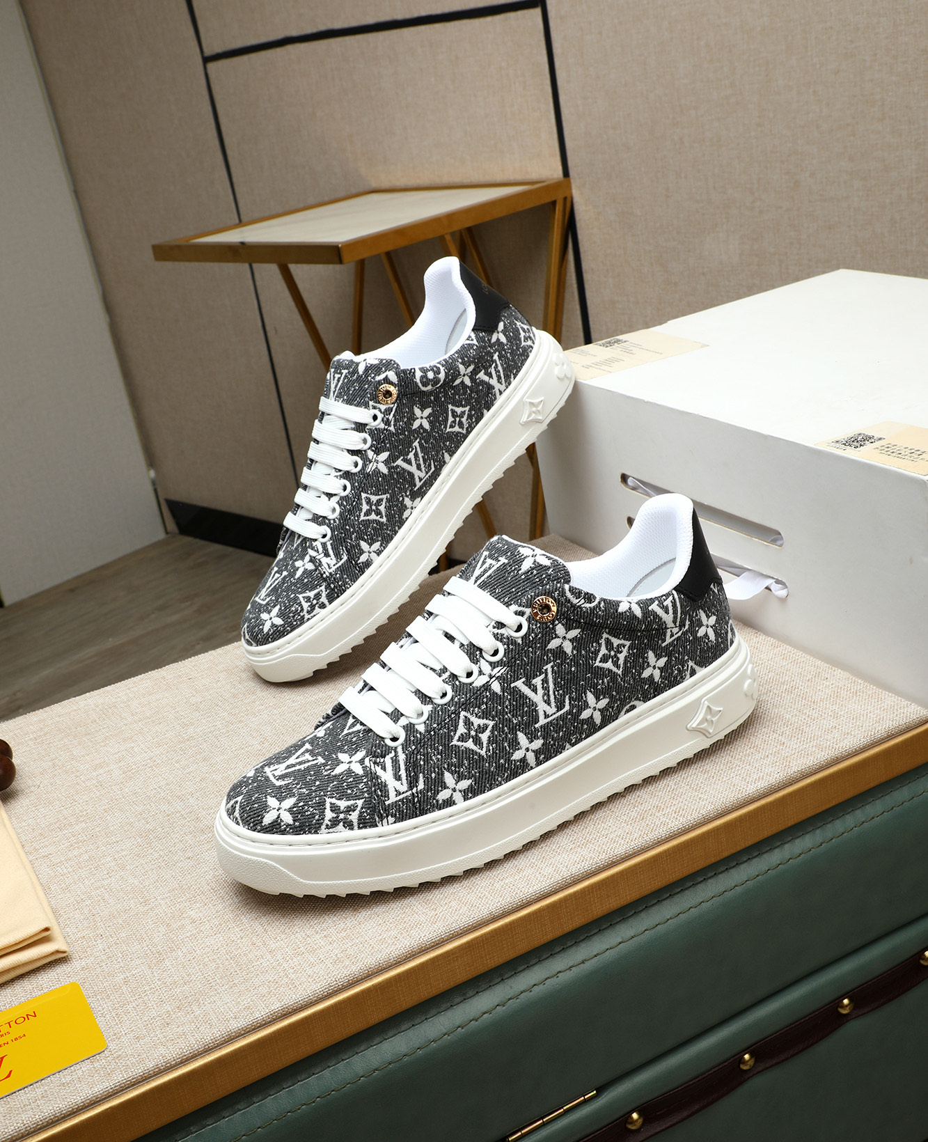 Louis Vuitton 2025 Runway Sneakers - Iconic Style, Premium Leather 2 i1746773635270 7240 0 0