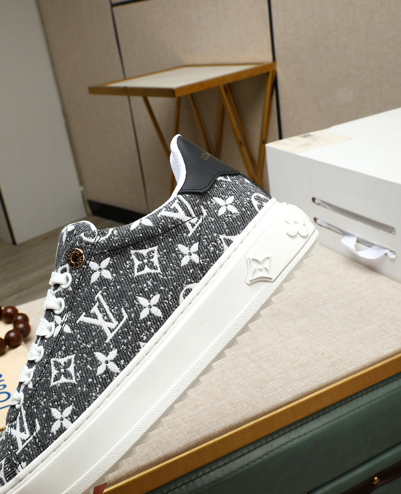 Louis Vuitton 2025 Runway Sneakers - Iconic Style, Premium Leather 8 i1746773635841 8251 0 6