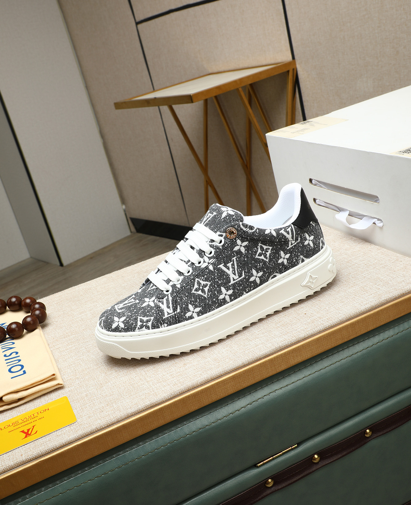 Louis Vuitton 2025 Runway Sneakers - Iconic Style, Premium Leather 9 i1746773635894 3352 0 7