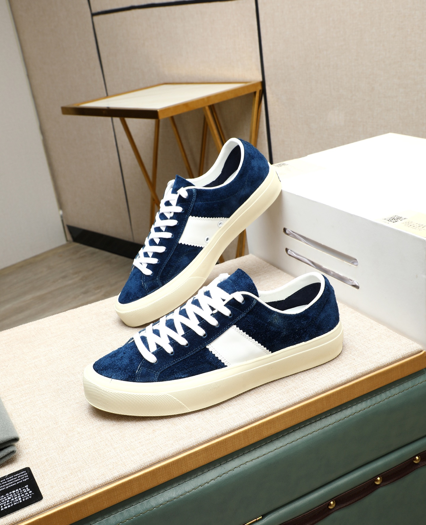 Tom Ford Fashion Sneakers: Stylish, Comfortable, and Versatile Shoes 4 i1747031158204 3499 0 2