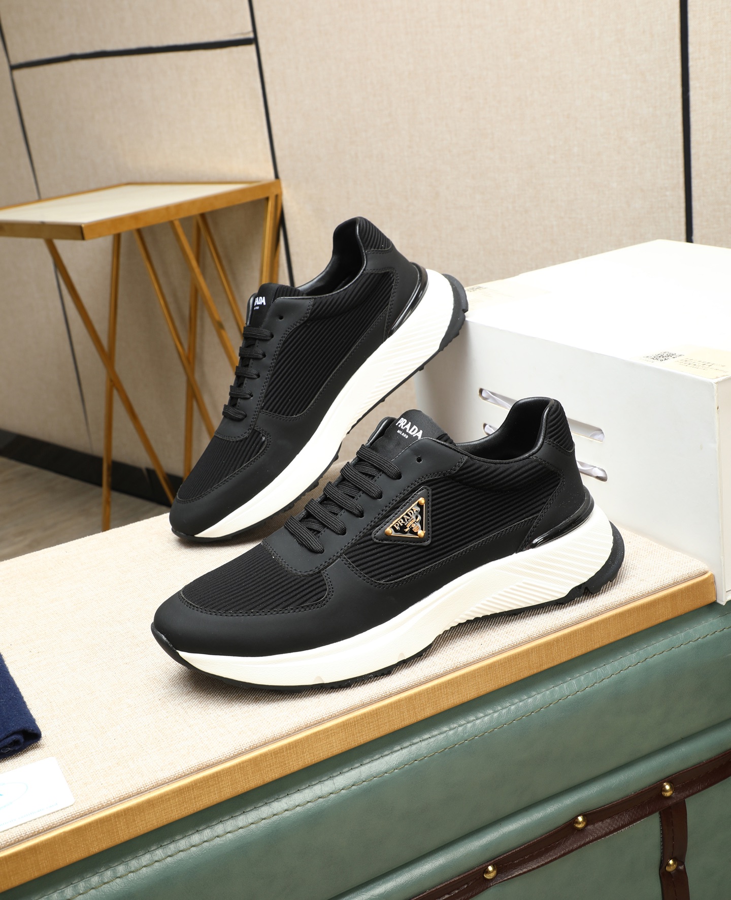 NO:344298,[PRADA - Prada] The latest original replica of 2025!  The upper imported calfskin breathable leather lining can be obtained from Italy. It is suitable for traveling. The original large sole is suitable for all kinds of travel, showing low-key luxury. Talk with quality. Color: Size38-44,,prada,prada,cowhide19860909【PRADA—普拉达】2025最新款原版复刻！可到做工一流 鞋面意大利进口小牛皮透气真皮内里@适合出行,原版复大刻底,让你适合各出种行,尽显低调奢华.以质量说话.Color: Size38-44,,prada,prada,cowhide,Men's shoes