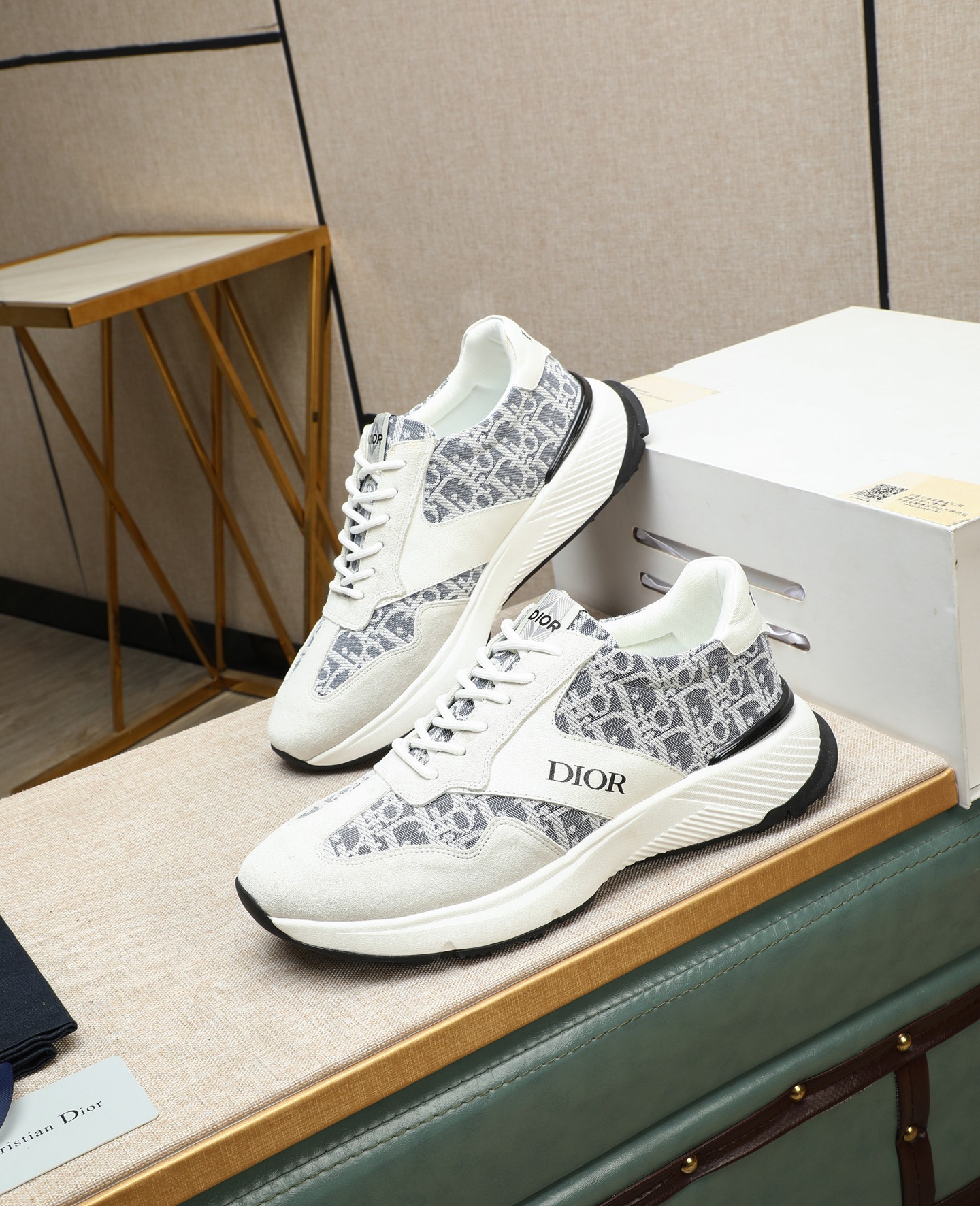 NO:347775,[Dio] The latest original replica of 2025!  The upper imported cowhide is available in Italy. The mesh fabric lining is suitable for traveling. The original replica outsole makes you suitable for all kinds of travel, showing low-key luxury. Talk with quality. Color: Size38-44,,dior,cowhide19860909【迪奥】2025最新款原版复刻！可到做工一流 鞋面意大利进口牛皮 网布内里@适合出行,原版复刻大底,让你适合各种出行,尽显低调奢华.以质量说话.Color: Size38-44,,dior,cowhide,Men's shoes