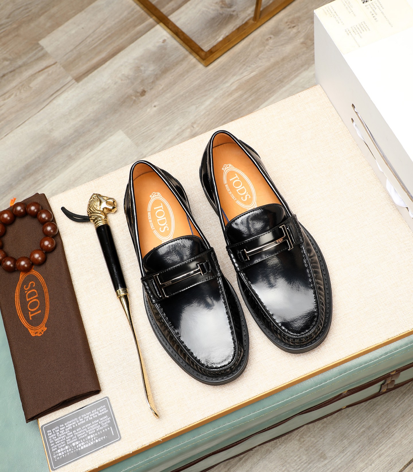 NO:347614,(Tods Tods) New counter model for men ~ Imported top layer cowhide upper, paired with top layer cowhide inner lining, breathable and comfortable, standard code 38-44 (45 46 customized), Tod's, cowhide19860909(托德斯Tods) 专柜款新男士~进口头层牛皮鞋面,搭配头层牛皮内里,透气舒适,标准码38-44(45 46订做),,Tod's,cowhide,Men's shoes