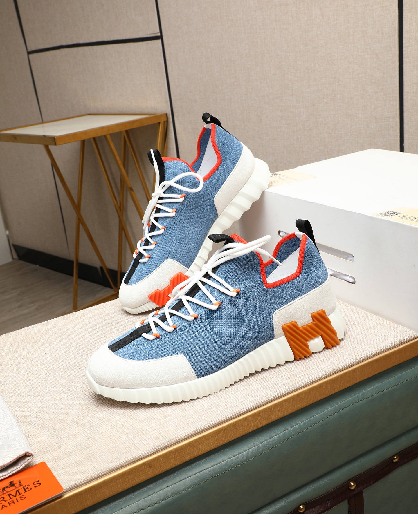 NO:351495,Hermes sneakers, men's casual sneakers, upper cowhide, high-end mesh fabric, imported material, full texture, light sole decoration contrast pattern, create a versatile and fashionable style. Size38-44 (45 46 customized),, hermes, hermes, sneakers, cowhide19860909Herme爱马仕运动鞋,男士休闲运动鞋,鞋面牛皮拼接高端网布打造,进口材质,质感十足,轻盈鞋底装饰撞色图案,打造百搭时尚风格.Size38-44(45 46订做),,hermes,hermes,sneakers,cowhide,Men's shoes