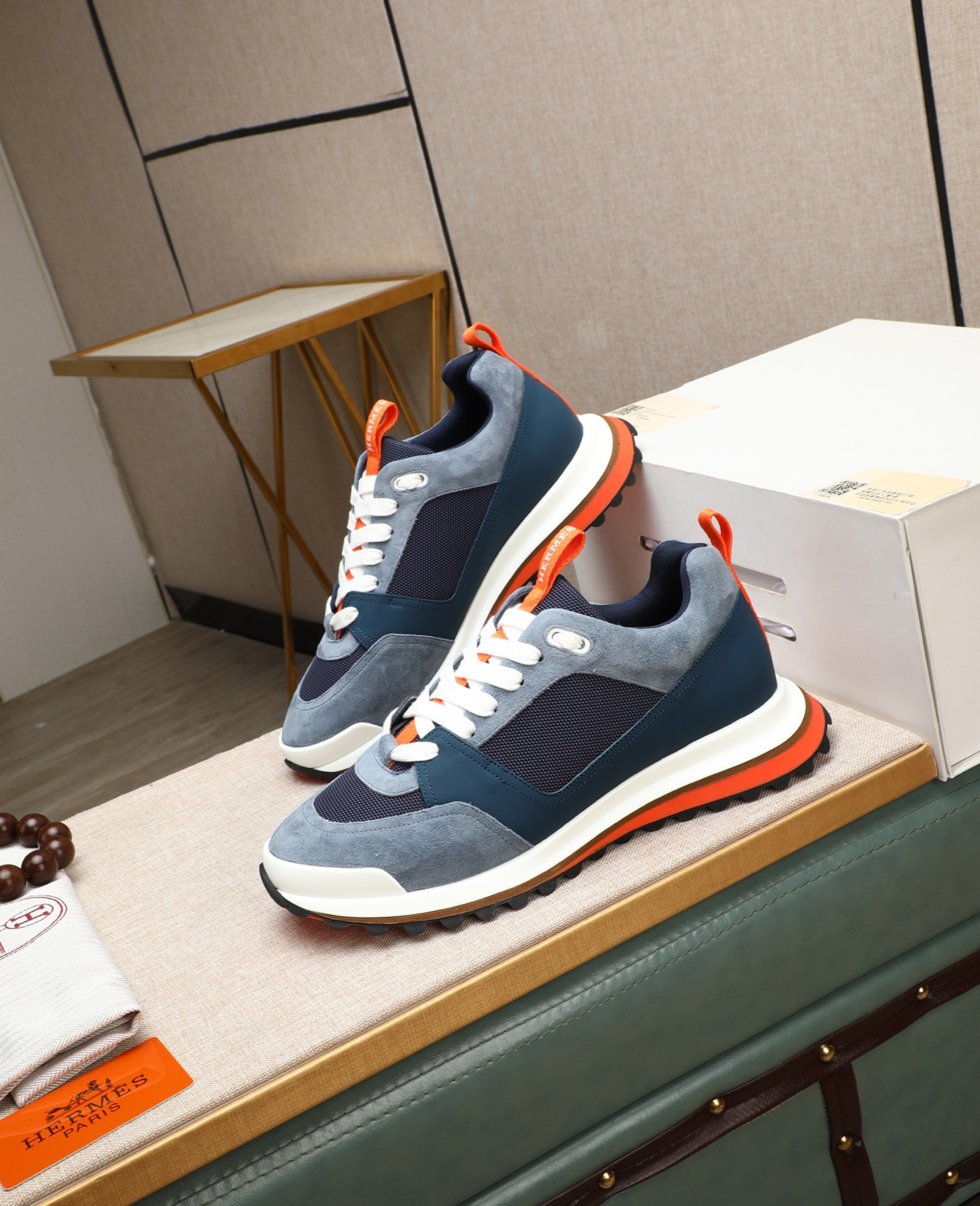 NO:347274,H Hermes Bouncing sneakers, men's casual sneakers, upper cowhide, imported material, full texture, cowhide inner light sole decoration contrast pattern, creating a versatile and fashionable style. Size39-44 (38 45 customized),, hermes, sneakers, cowhide19860909H爱马仕Bouncing运动鞋,男士休闲运动鞋,鞋面牛皮打造,进口材质,质感十足,牛皮内里 轻盈鞋底装饰撞色图案,打造百搭时尚风格.Size39-44(38 45 订做),,hermes,sneakers,cowhide,Men's shoes