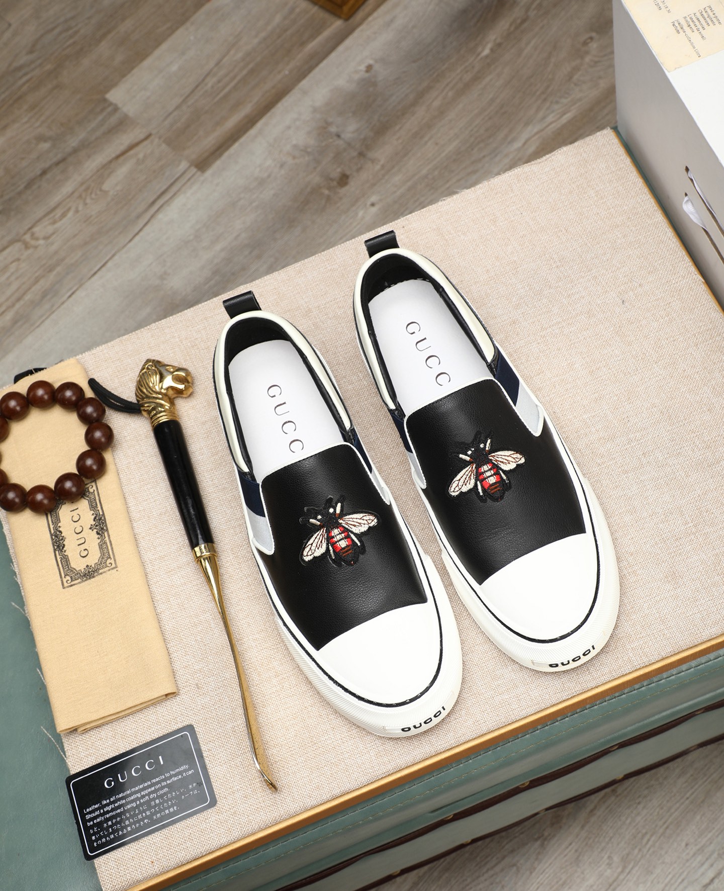 NO:354891,GUCCI latest model is available at the same time for the counter, imported Italian original calf leather, genuine leather lining, (highlights, high-end, high-end, high-end) exquisite workmanship, original sole factory-made original sole, exclusive double-layer movable shaping sole is super comfortable, real-life shooting is even more pleasing to the 