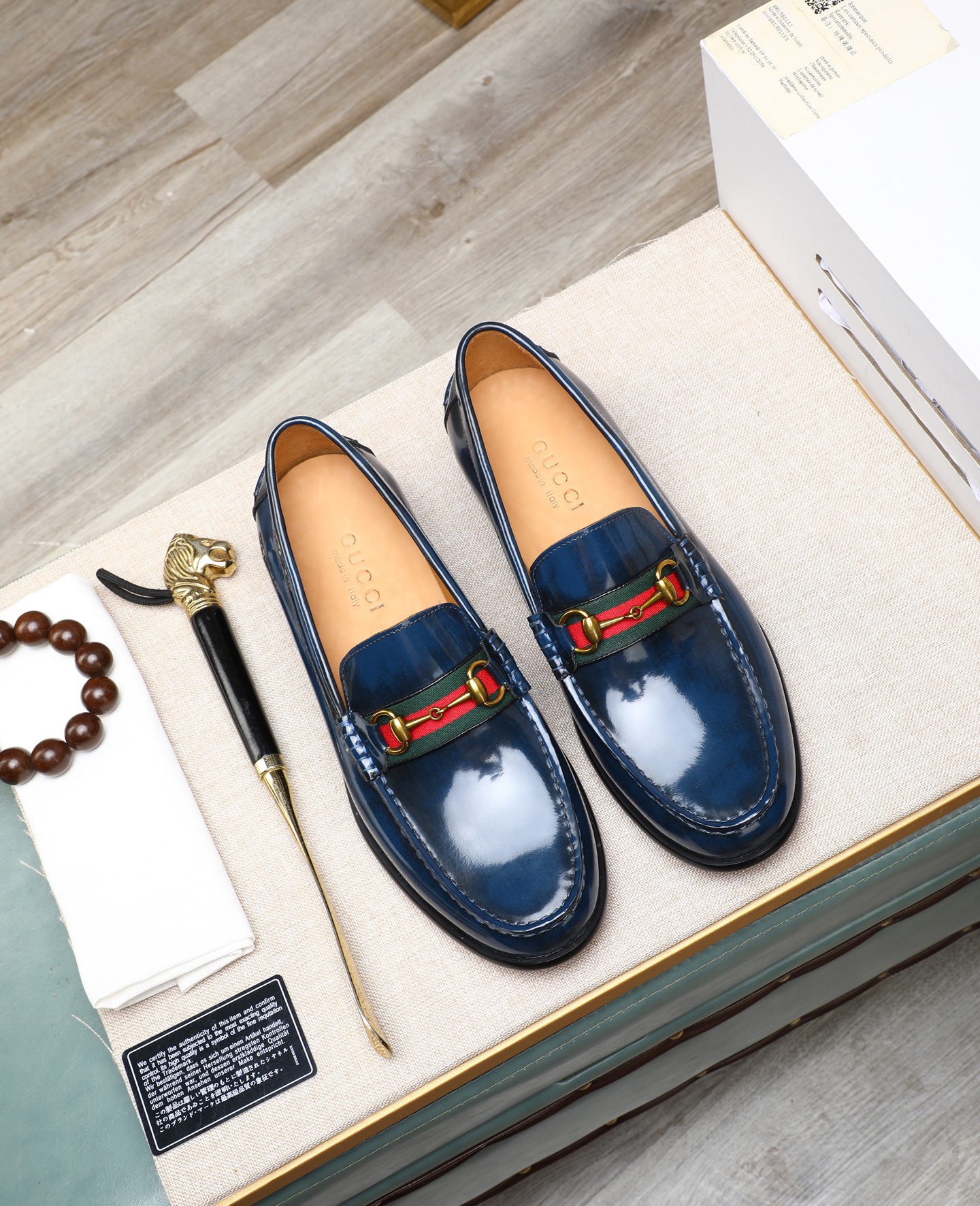 NO:556370,Original version (water-dyed cowhide) GUCCI official website formal shoes, Italian imported cowhide, top-grade imported water-dyed cowhide lining, finely handmade, original bottom, the real thing looks better when photographed in person, standard size 38-44 (customized 45 46),,gucci,gucci,cowhide19860909原版 (水染牛里) 古驰GUCCI 官网款正装鞋 意大利進口牛皮顶级进口水染牛皮内里精细手工制作 原版底,实物拍摄實物更好看 标准码数38-44码(45 46订做),,gucci,gucci,cowhide,Men's shoes