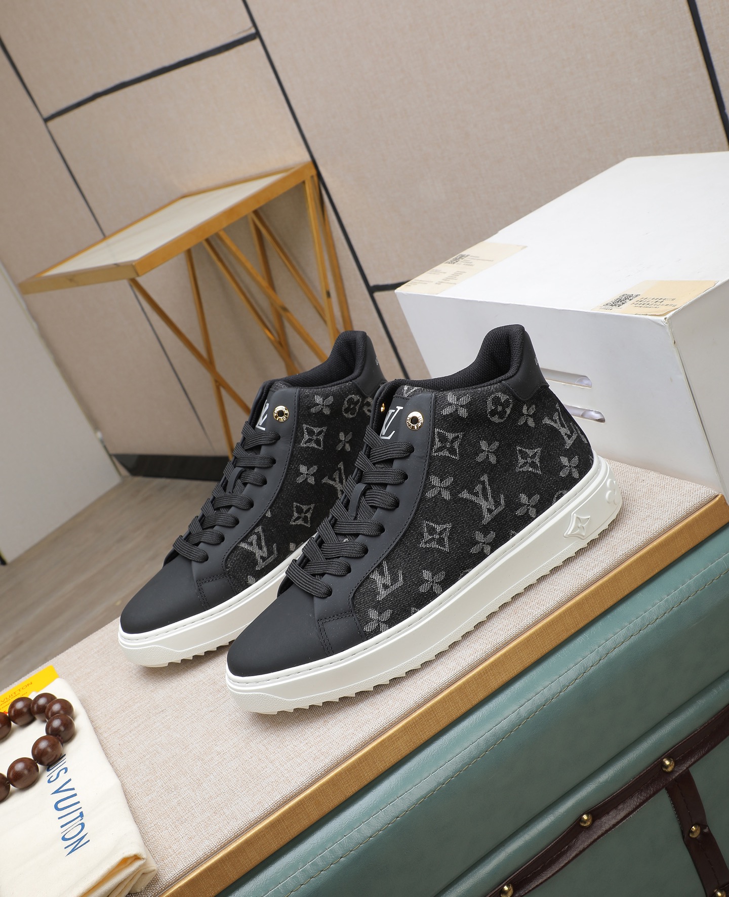 NO:639462,[LOUIS VUITTON] Louis Vuitton's official website synchronizes new products with Milan fashion show models, LV family logo, big coffee style, fashionable people must-have first-layer calfskin leather lining, official website original version, special for outsole, size 38-44,, louis vuitton, louis vuitton, louis vuitton, cowhide19860909【LOUIS VUITTON】路易威登官网同步新品米兰时装走秀款lv家标志,大咖风范,时尚潮人必备头层小牛皮真皮内里官网原版特供大底码数38-44,,louis vuitton,louis vuitton,louis vuitton,cowhide,Men's shoes