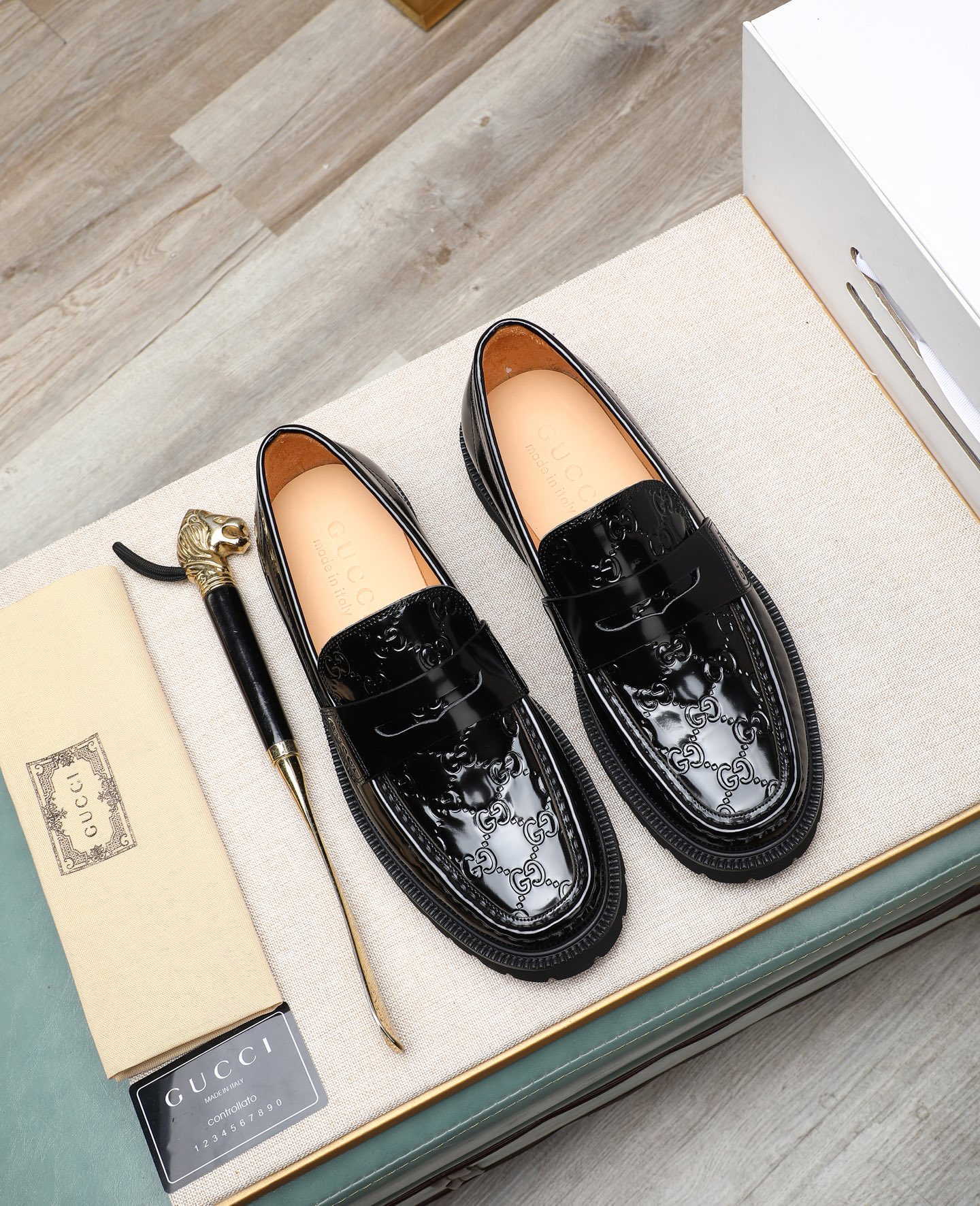 NO:744916,Original version (water-dyed cowhide) GUCCI official website formal shoes, Italian imported cowhide, top-grade imported water-dyed cowhide lining, finely handmade, original bottom, the real thing looks better when photographed in person, standard code number 38-44 (45 46 customized),,gucci,gucci,cowhide19860909原版 (水染牛里) 古驰GUCCI 官网款正装鞋 意大利進口牛皮顶级进口水染牛皮内里精细手工制作 原版底,实物拍摄實物更好看 标准码数38-44（45 46订做）,,gucci,gucci,cowhide,Men's shoes