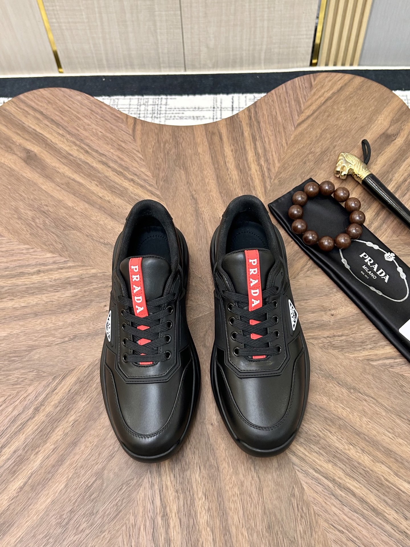 NO:779915,[PRADA] Prada - High-end quality original order - Upper calfskin, brand canvas cloth - Inner foot pads; top-grade cowhide - Outsole molded outsole - Ultra-high quality control·Fine workmanship highlights (high-end·luxury·grade) -Size 38-44 (45 46 can be customized),, prada, prada, cowhide19860909【 PRADA】普拉达  -高端品质 原单 -鞋面小牛皮、品牌帆布布匹 -内里垫脚; 顶级牛皮 -大底成型大底 -超高品控·做工精细凸显(高端·贵气·档次) -Size 38-44（45 46可订做),,prada,prada,cowhide,Men's shoes
