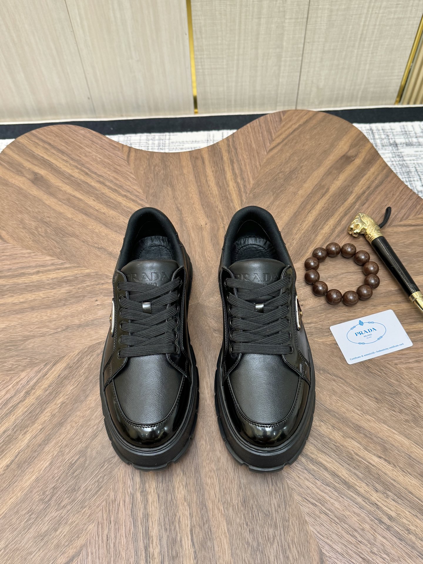 NO:783612,[PRADA] Prada - High-end quality original order - Upper calfskin, brand canvas cloth - Inner foot pads; top-grade cowhide - Outsole molded outsole - Ultra-high quality control·Fine workmanship highlights (high-end·luxury·grade) -Size 38-44 (45 46 can be customized),, prada, prada, cowhide19860909【 PRADA】普拉达  -高端品质 原单 -鞋面小牛皮、品牌帆布布匹 -内里垫脚; 顶级牛皮 -大底成型大底 -超高品控·做工精细凸显(高端·贵气·档次) -Size 38-44（45 46可订做),,prada,prada,cowhide,Men's shoes