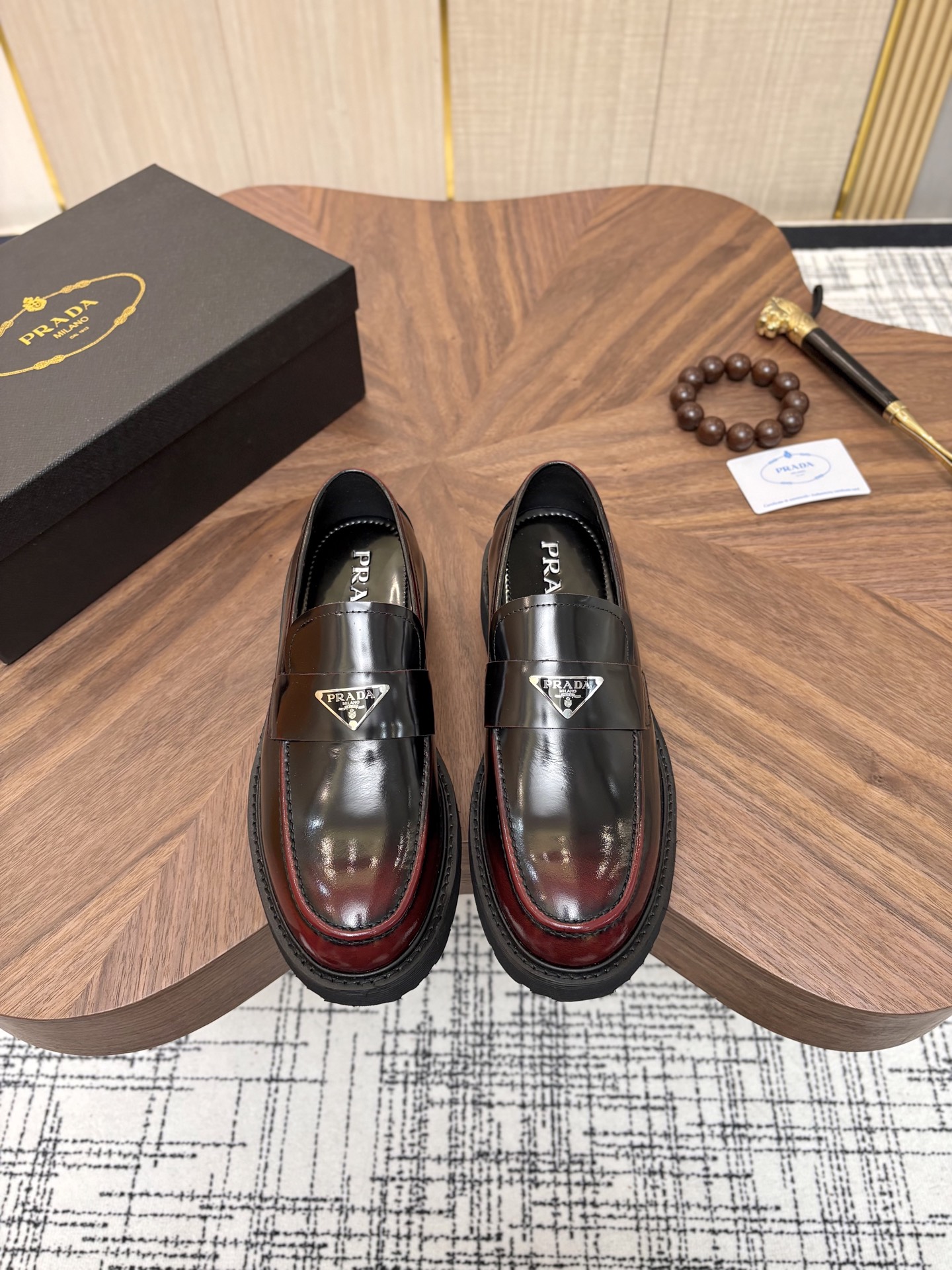 NO:829417,PRADA. - high-end men's business casual leather shoes, top-notch cow products. 1:1 shipment, luxurious and noble, all imported original brand leather, just to create a more comfortable wearing experience, original open-edge beaded cowhide top imported water-dyed full cowhide upper, original outsole 18-45 (38.45 non-refundable), prada, cowhide19860909普拉达ＰＲＡＤＡ.——高端男士商务休闲皮鞋,顶级牛货.1:1出货奢华尊贵全部采用进口原版品牌皮料,只为打造更为舒适的穿着体验,鞋面原版开边珠牛皮顶级进口水染全牛里,原版大底18-45（38.45不退换）,,prada,cowhide,Men's shoes