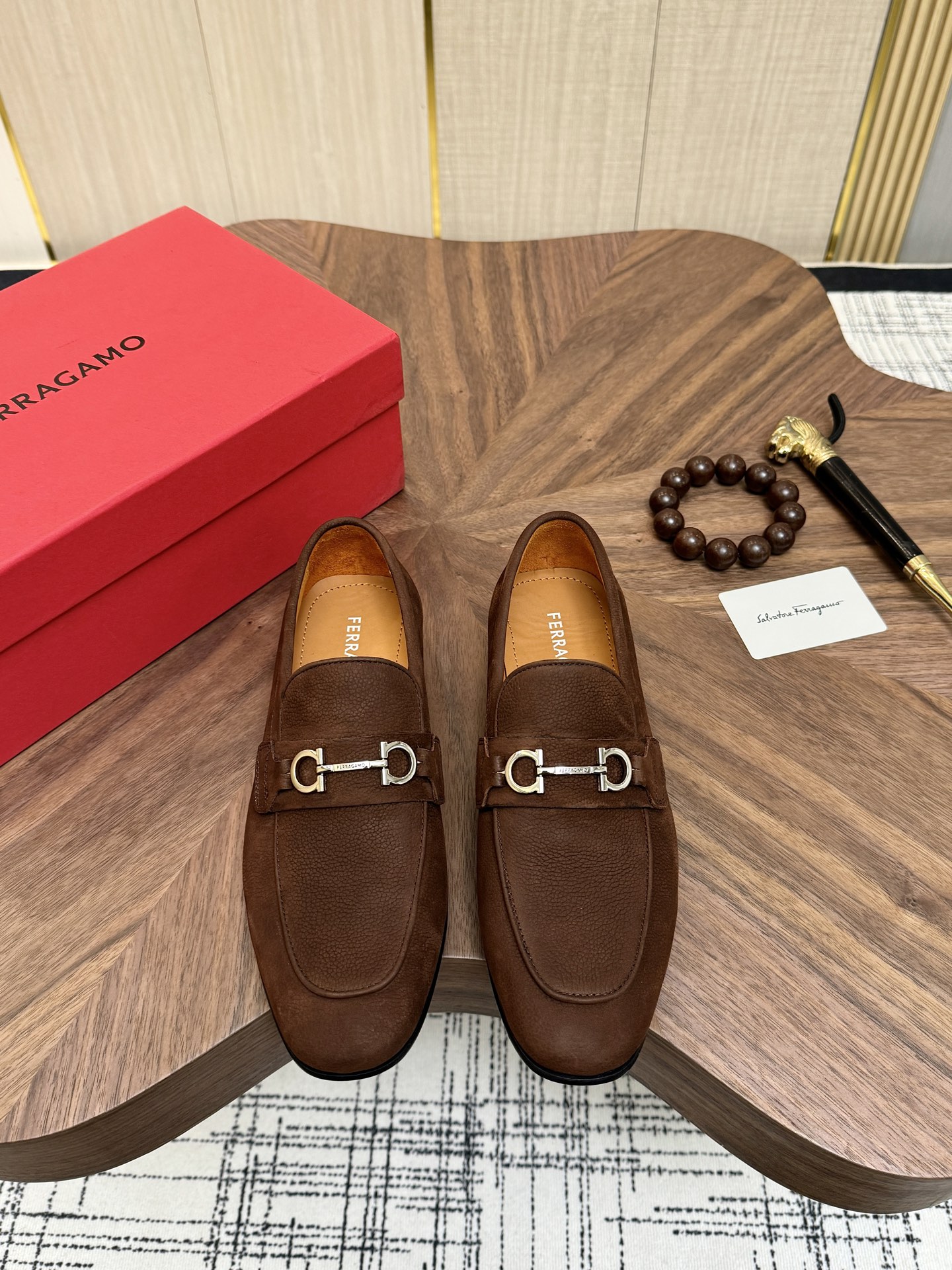 NO:831434,[Ferragamo] Ferragamo official website men's business casual loafers, top original quality - Comfortable cowhide lining - Genuine leather outsole - Ultra-high quality control, fine workmanship and highlights (high-end, extravagance, grade) -Size 39-44. (38.45.46 Customized non-refundable -,,ferragamo,ferragamo,loafers,cowhide,Leather soles19860909【 Ferragamo】菲拉格慕官网男士商务休闲乐福鞋 顶级原单品质 -内里舒适牛皮内里 -大底真皮大底 -超高品控·做工精细凸显(高端·贵气·档次) -Size 39-44.（38.45.46定制不退换-,,ferragamo,ferragamo,loafers,cowhide,Leather soles,Men's shoes