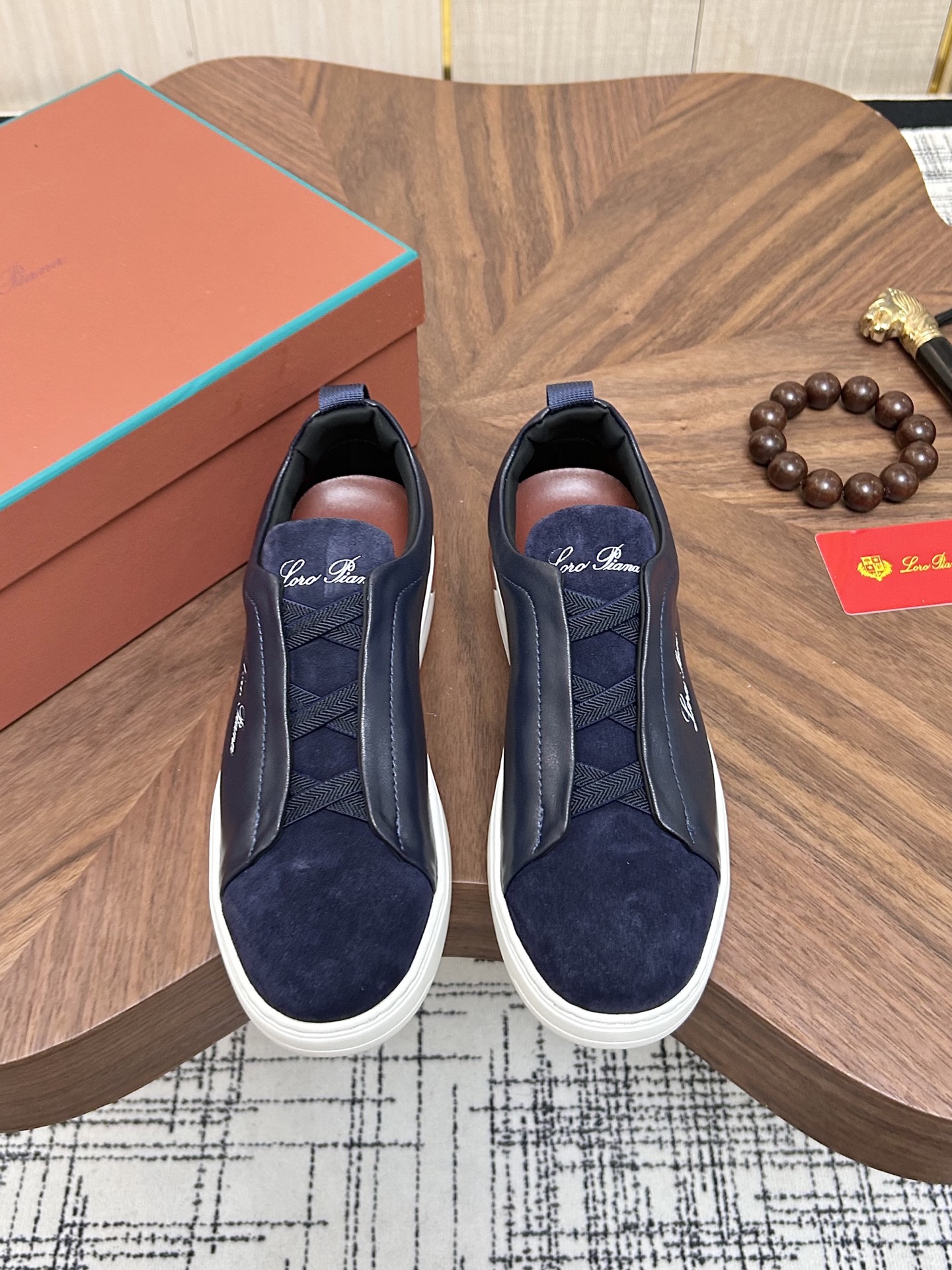 NO:931233,Lp jogging men's sports brand new modification and upgrade. Calf leather with technical fabrics, comfortable and breathable. New upgrade of the original one to one MD outsole. Lightweight Q elasticity on the foot. Code number 39-44 (45 customized), loro piana, cowhide19860909Lp慢跑男运全新改款升级 小牛皮搭配科技面料,舒适透气 全新升级原版一比一MD大底 上脚轻便Q弹 码数39-44（45定做）,,loro piana,cowhide,Men's shoes