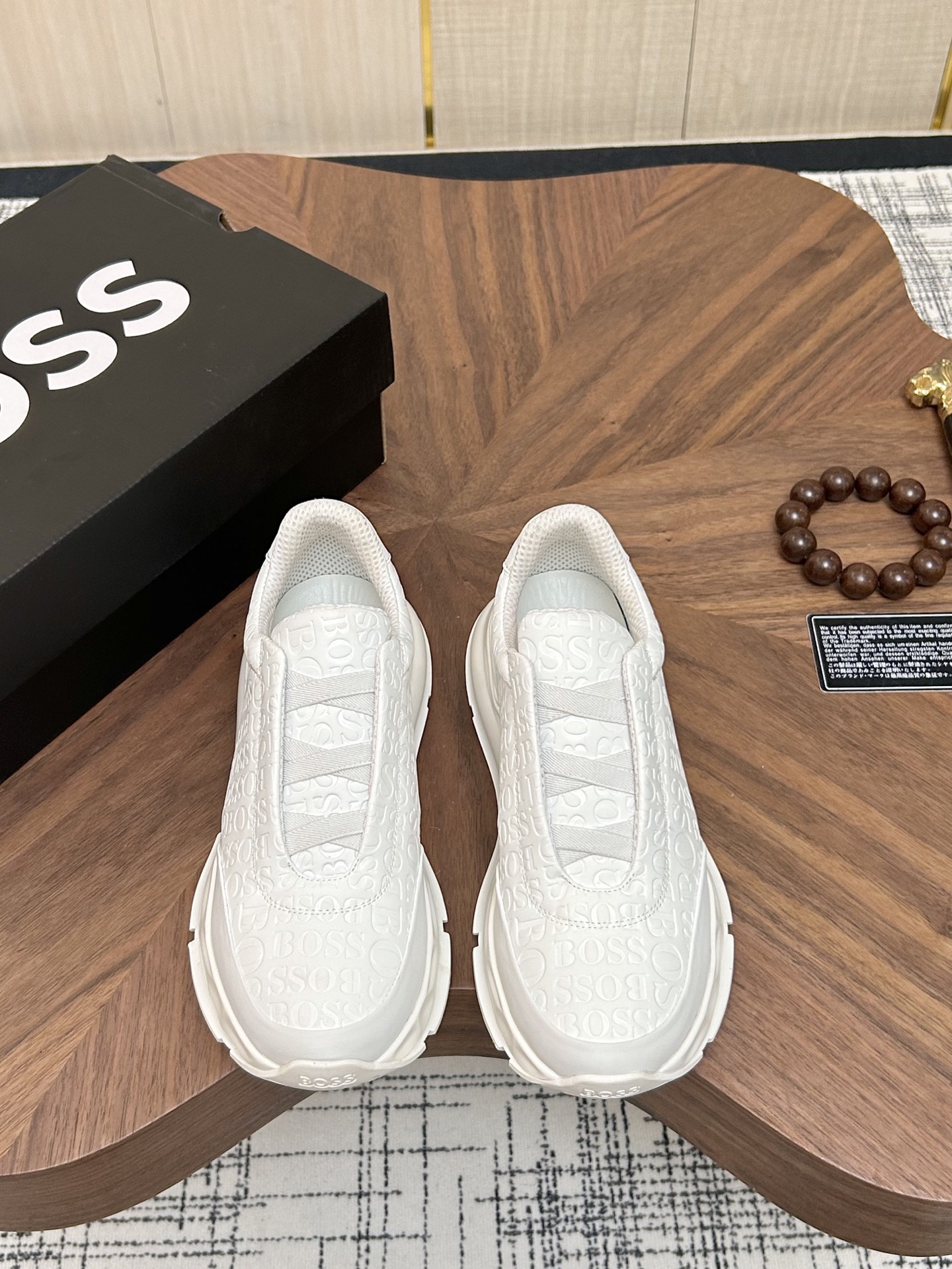 NO:931221,[BOSS] New fashion catwalk model with celebrity style, a must-have for fashionistas, cowhide embossed breathable mesh, special outsole size 39-44 (38 45 46 customized),,cowhide19860909【BOSS】新品时装走秀款大咖风范,时尚潮人必备牛皮压花透气网里特供大底码数39-44（38 45 46定做）,,cowhide,Men's shoes