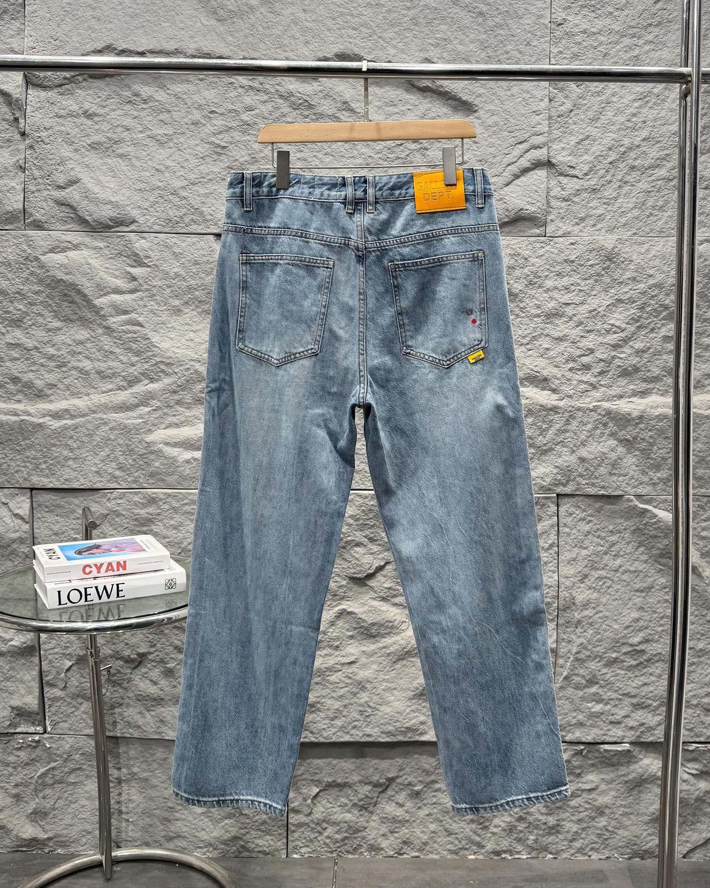 Alternative view of Jeans 09297