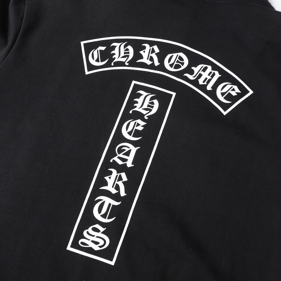 Y50—P103
克罗心连帽卫衣拉链外套男女同款。釆用420克毛圈纯棉面料。定制五金拉链。黑白S-XL