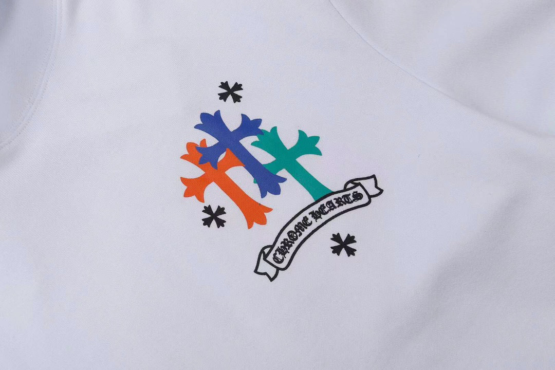 Y54—P93
克罗心连帽卫衣拉链外套男女同款。釆用420克毛圈纯棉面料。定制五金拉链。黑白S-XL
