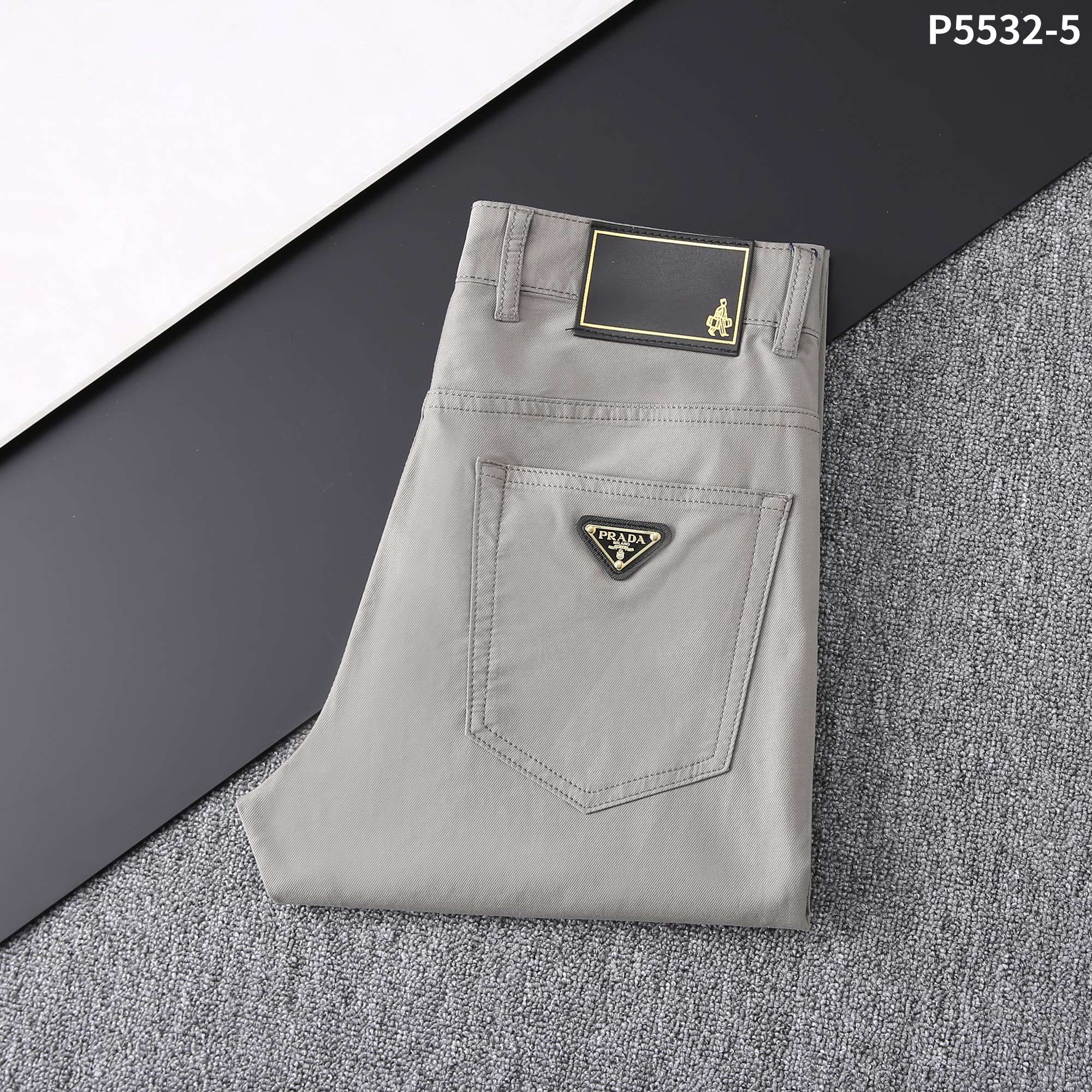 NO:128259,25 Spring and Summer/New casual pants, model number 7-5, size 29-42, easy to wear, not picky about body shape, overall comfort is the main focus, the size of the trouser legs is just right, making it look slimming and straight, easily wearing long legs all over the screen, and the lengthening proportions and aura is fully opened!  ,alexander wang1986090925春夏/新款休闲裤 款号7-5 尺码29一42 好穿不挑身材,整体以舒适为主,裤腿大小做的恰到好处,显瘦显腿直,轻松穿出满屏的大长腿,拉长比例气场全开！,,alexander wang,Men's clothing